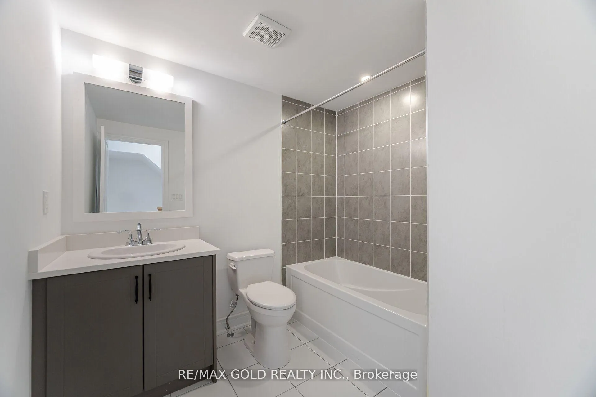 Photo 16 of Unit 172, 56 Lunar Crescent, Mississauga, Streetsville — HOMEH
