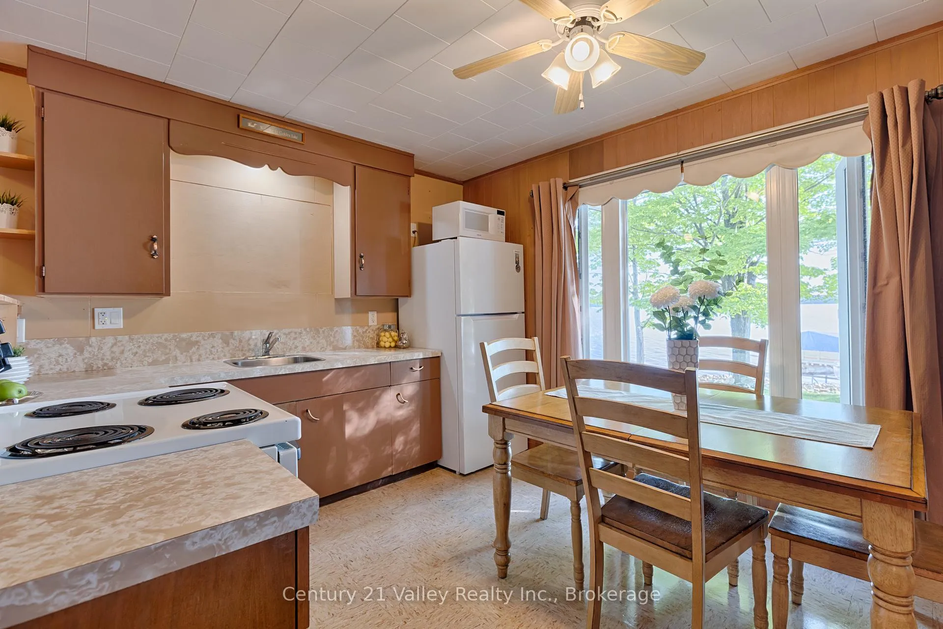 Photo 17 of 336 McMillan Road, North Algona Wilberforce, North Algona/Wilberforce Twp — HOMEH