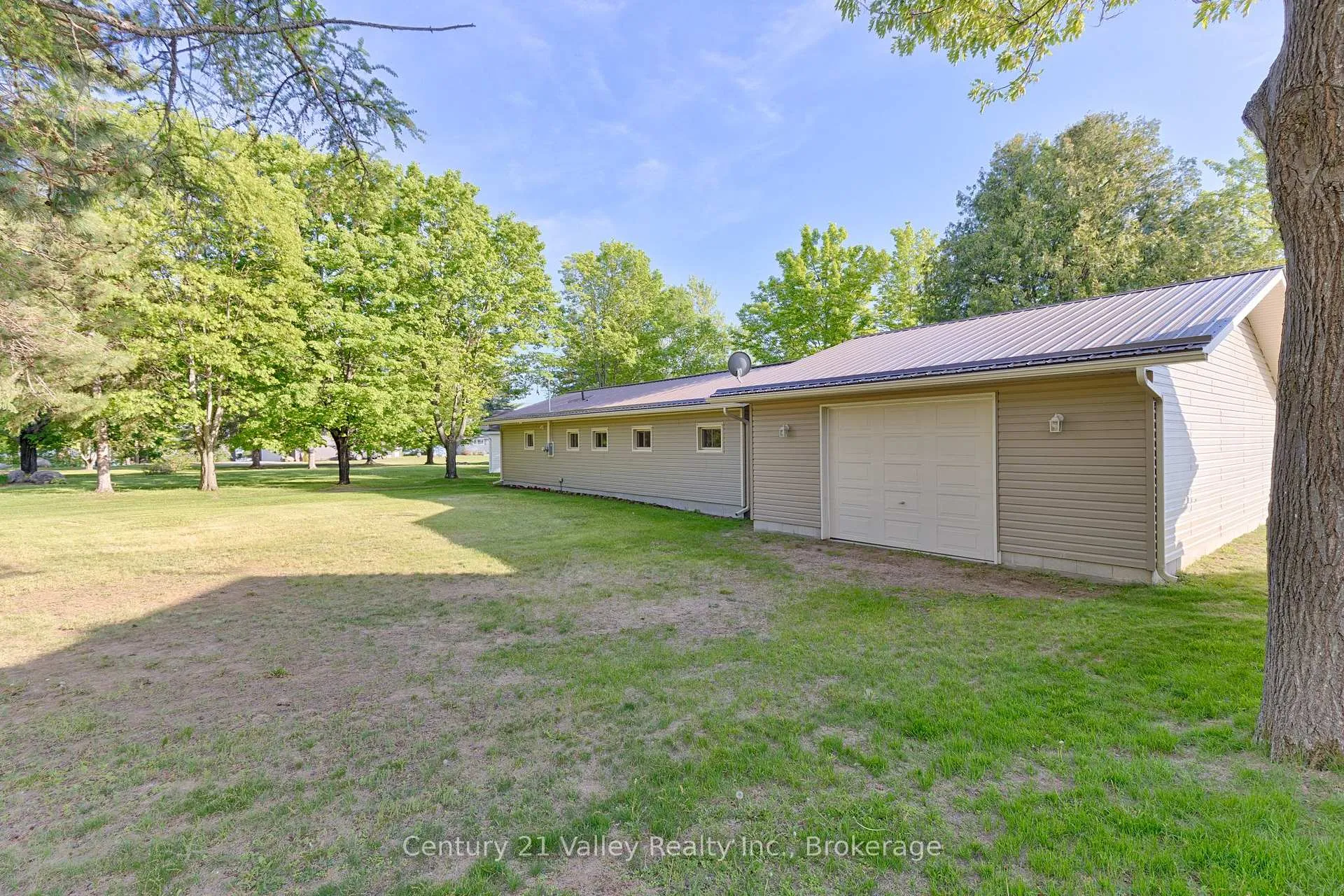 Photo 26 of 336 McMillan Road, North Algona Wilberforce, North Algona/Wilberforce Twp — HOMEH
