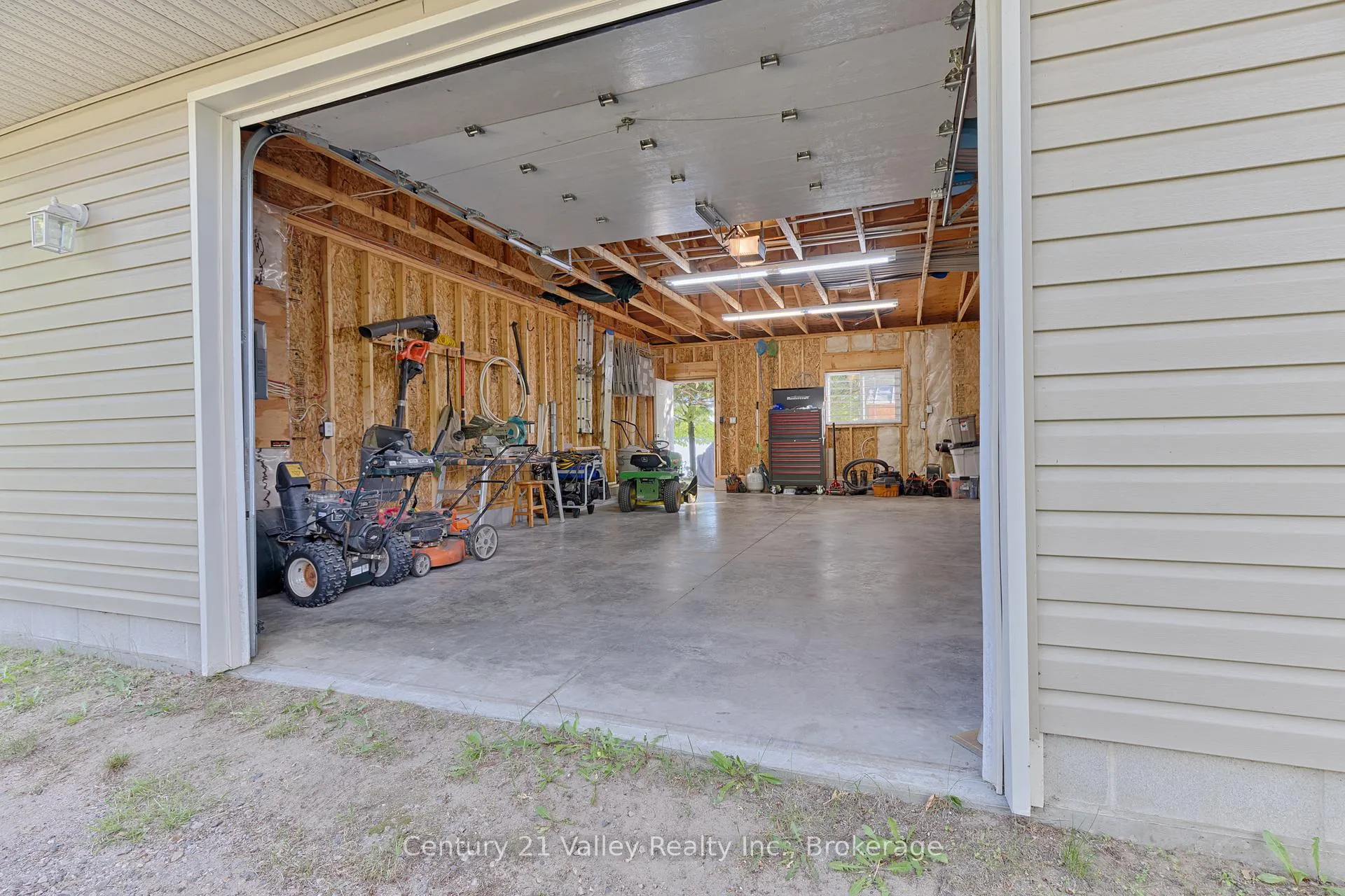 Photo 27 of 336 McMillan Road, North Algona Wilberforce, North Algona/Wilberforce Twp — HOMEH