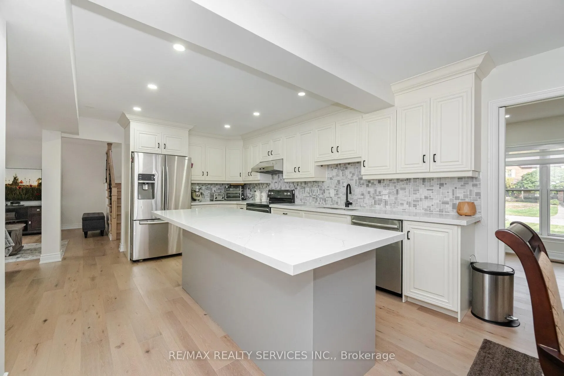 Photo 2 of 14 Snowberry Court, Caledon, Caledon Village — HOMEH