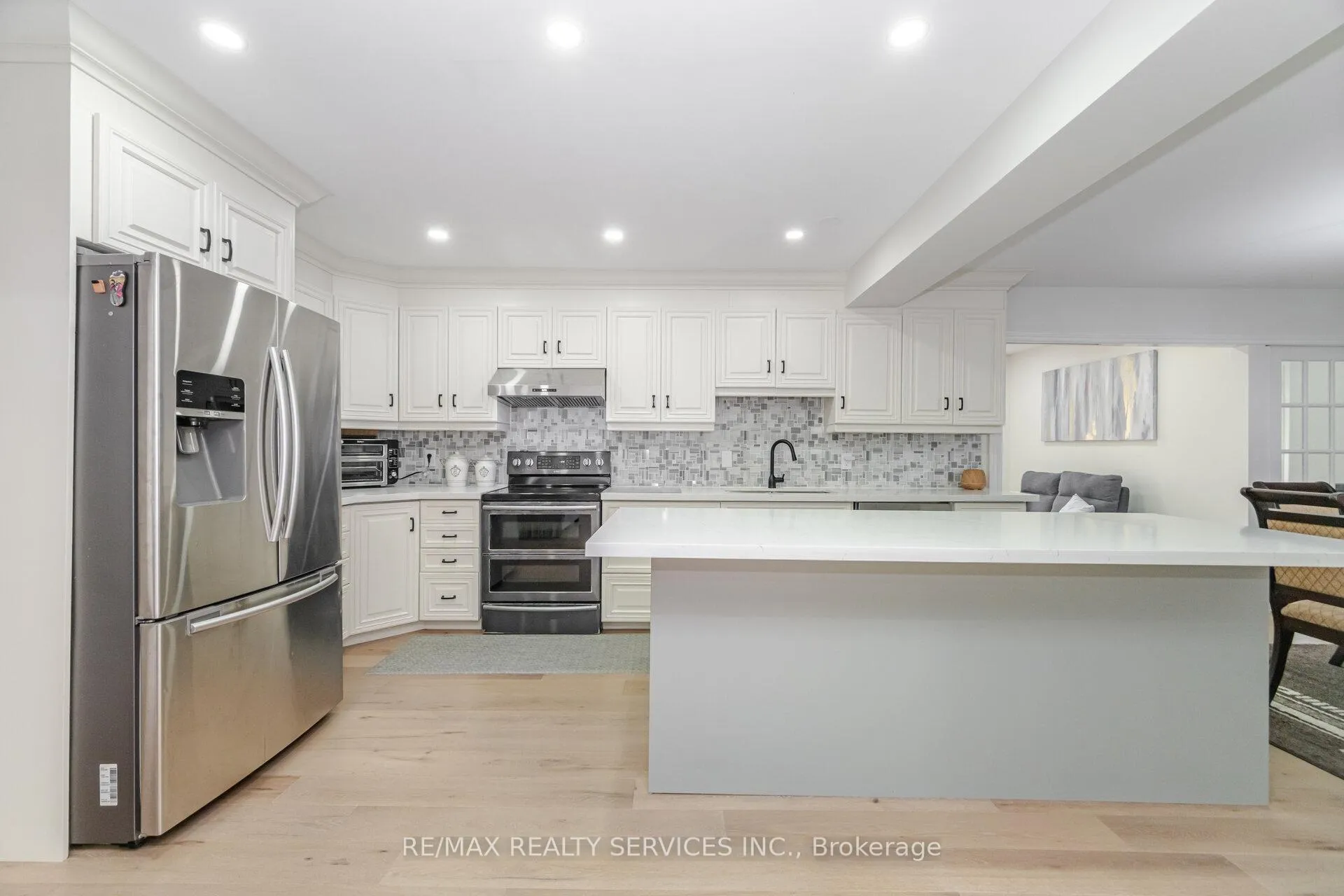 Photo 11 of 14 Snowberry Court, Caledon, Caledon Village — HOMEH