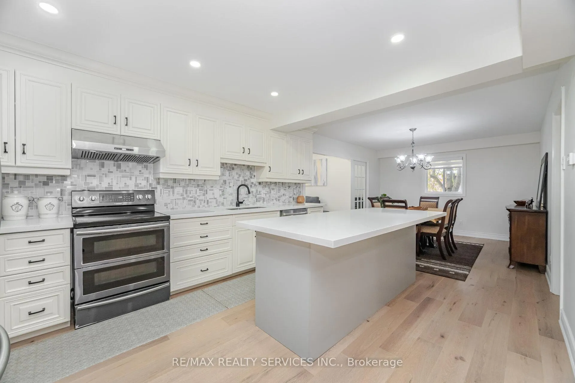 Photo 12 of 14 Snowberry Court, Caledon, Caledon Village — HOMEH