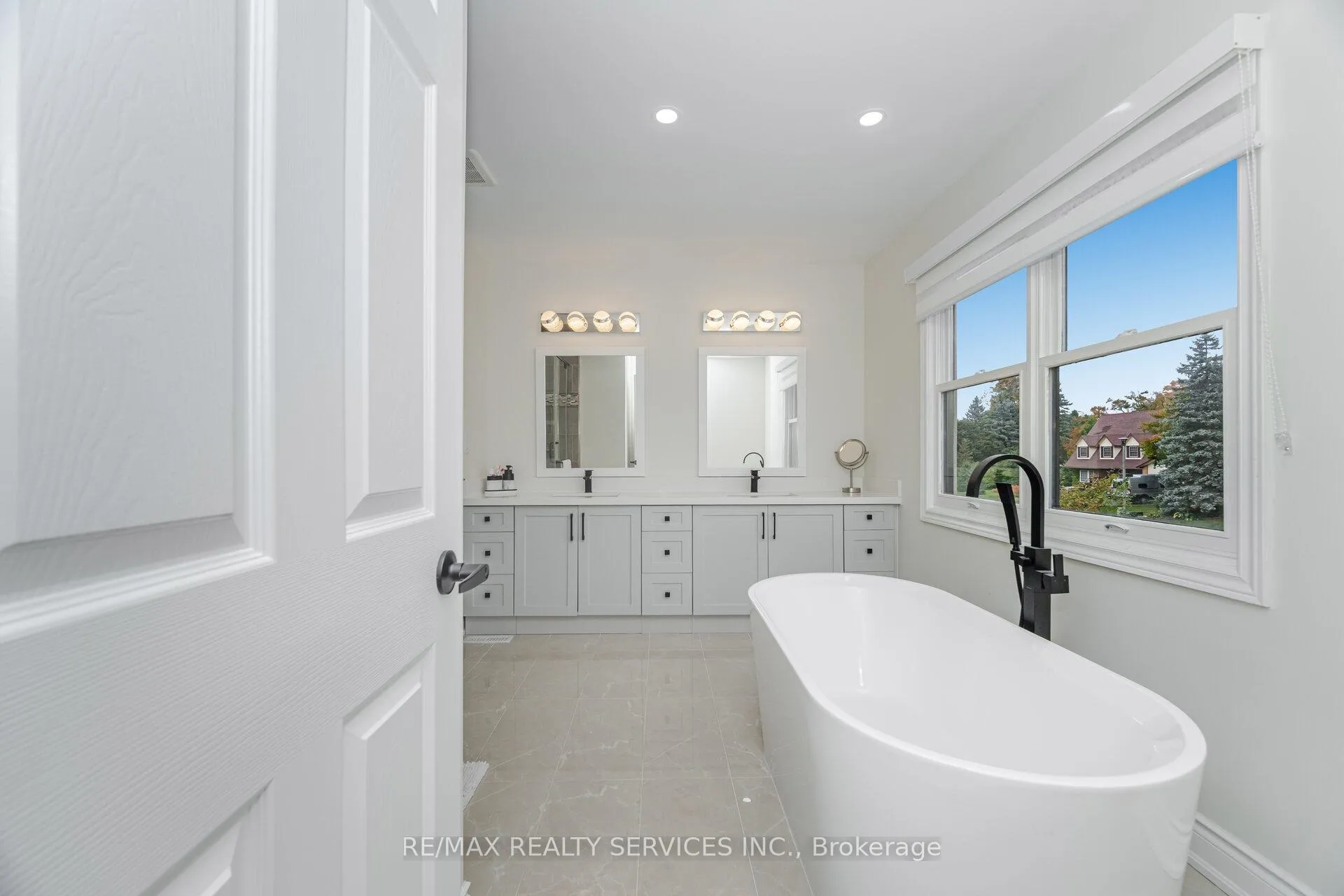 Photo 32 of 14 Snowberry Court, Caledon, Caledon Village — HOMEH