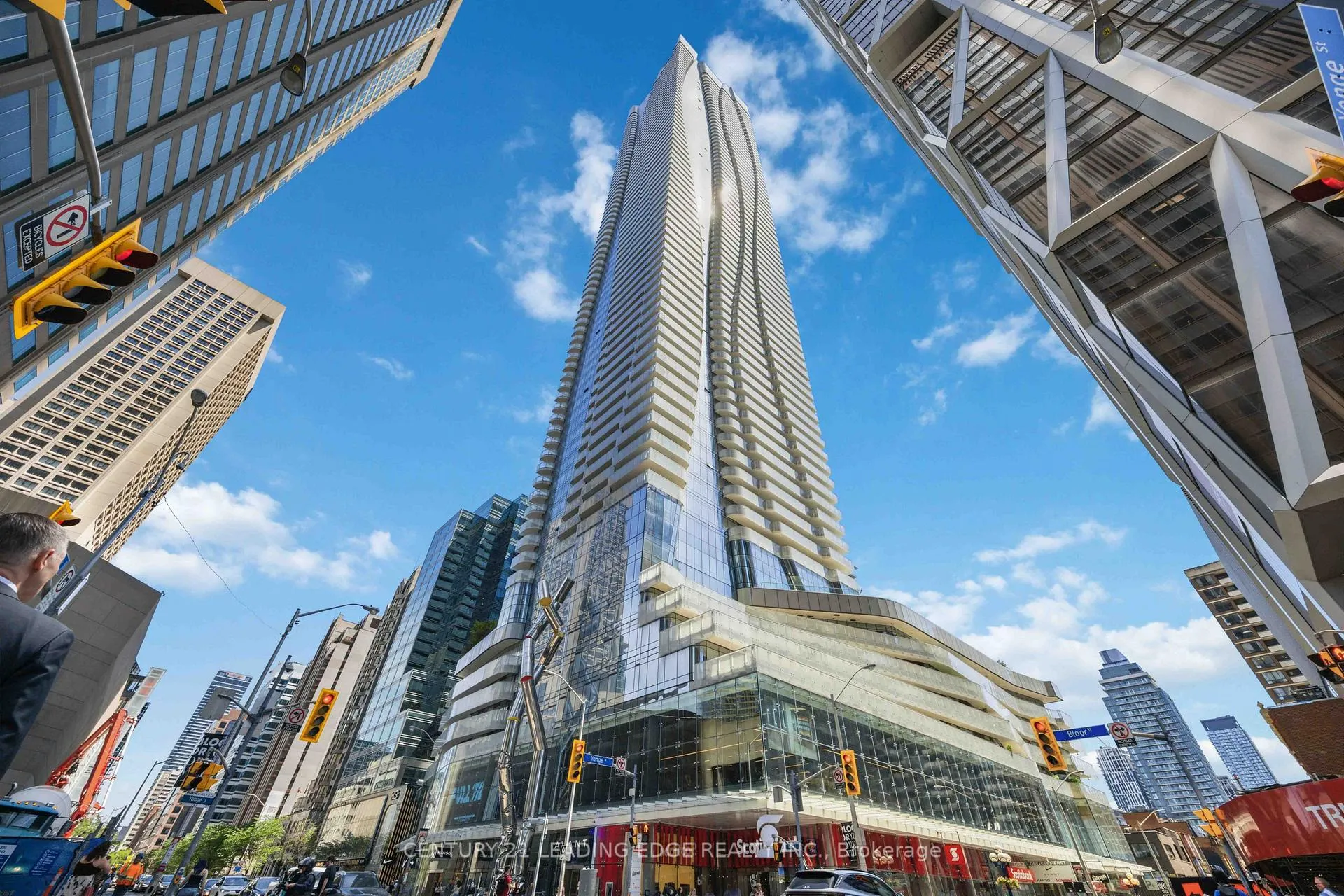 Photo 2 of Unit 3308, 1 Bloor Street E, Toronto, Church-Yonge Corridor — HOMEH