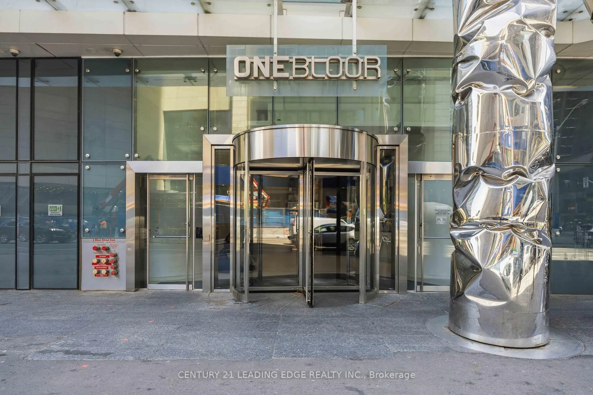 Photo 3 of Unit 3308, 1 Bloor Street E, Toronto, Church-Yonge Corridor — HOMEH