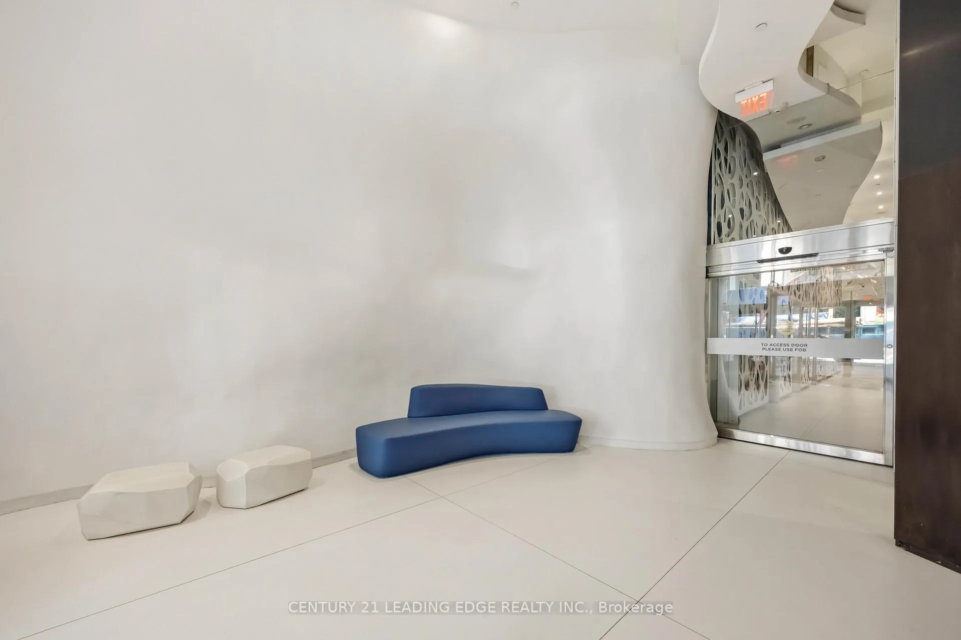 Photo 4 of Unit 3308, 1 Bloor Street E, Toronto, Church-Yonge Corridor — HOMEH