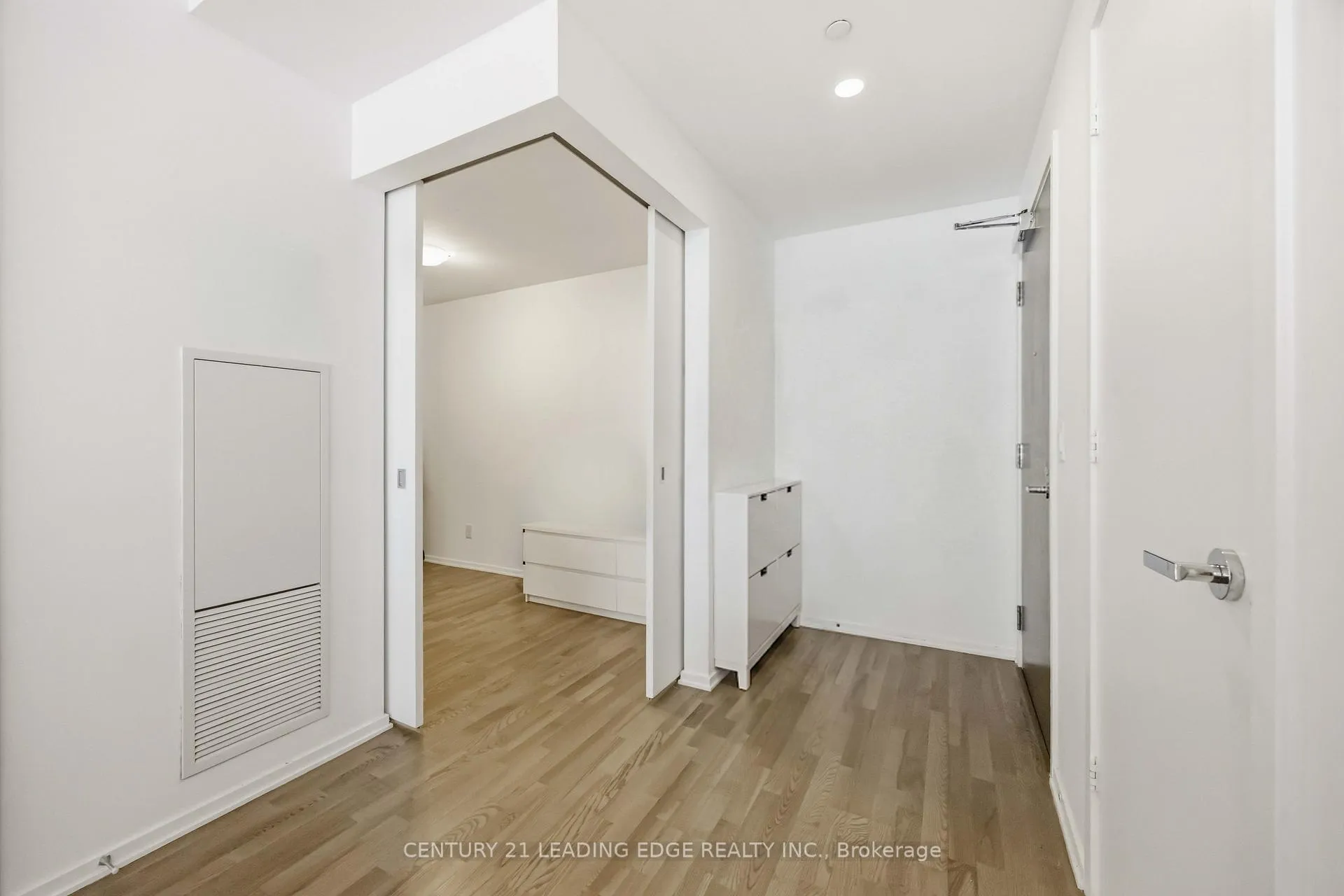 Photo 7 of Unit 3308, 1 Bloor Street E, Toronto, Church-Yonge Corridor — HOMEH