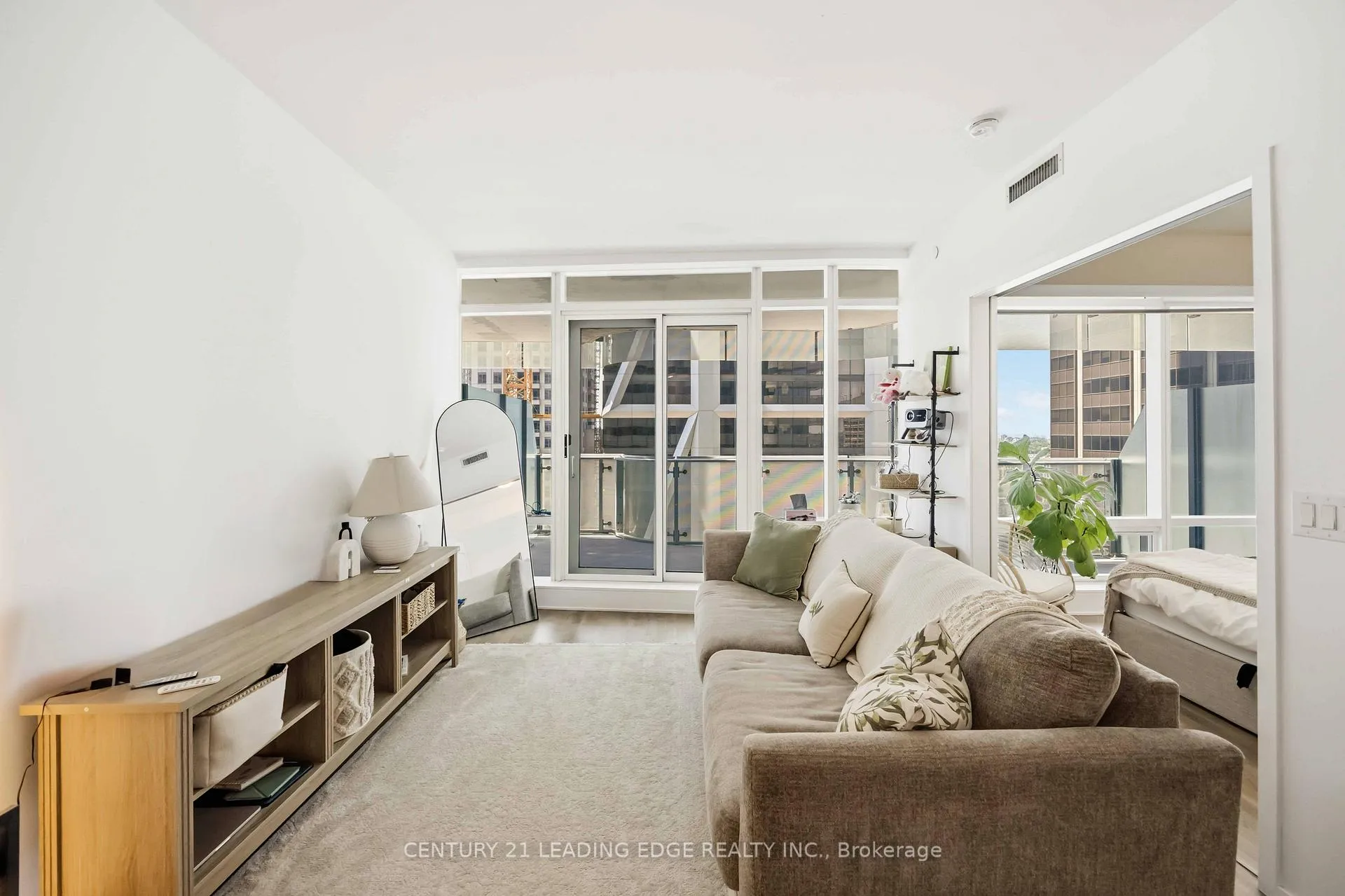 Photo 17 of Unit 3308, 1 Bloor Street E, Toronto, Church-Yonge Corridor — HOMEH
