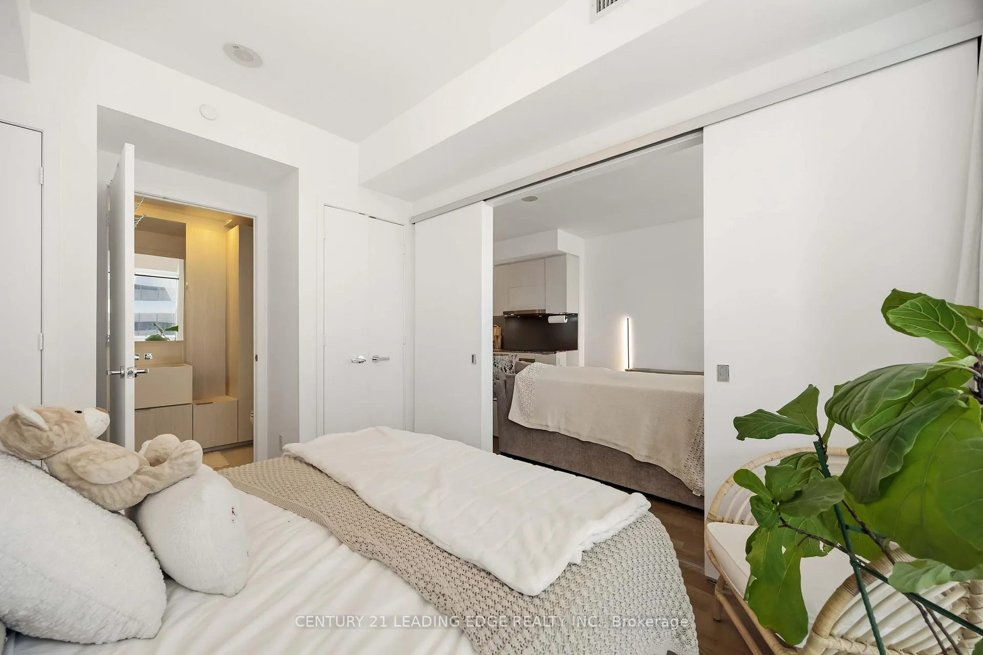 Photo 23 of Unit 3308, 1 Bloor Street E, Toronto, Church-Yonge Corridor — HOMEH