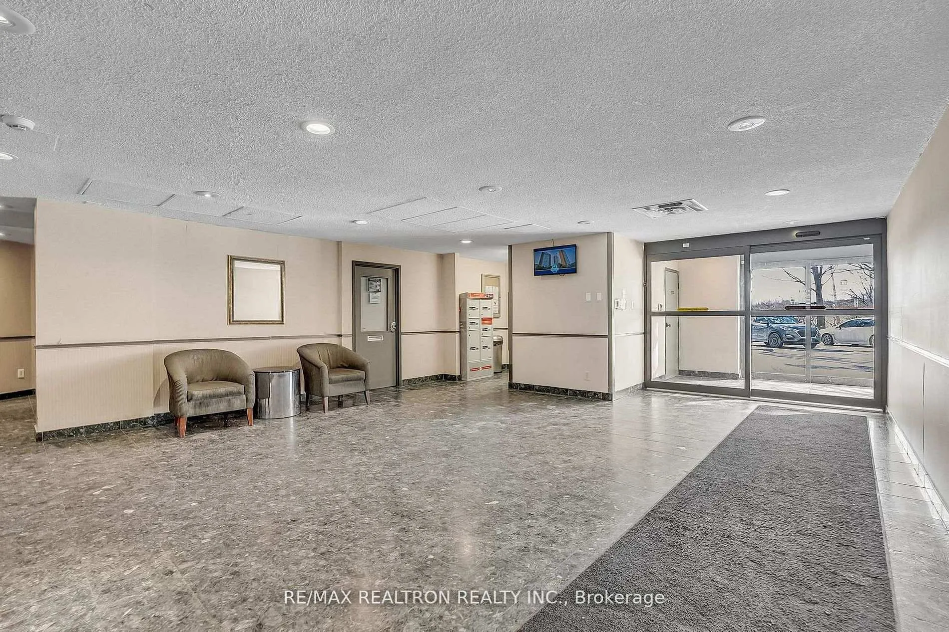 Photo 12 of Unit 1713, 4185 Shipp Drive, Mississauga, City Centre — HOMEH