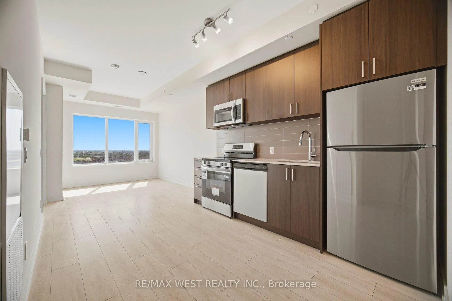 Photo 12 of Unit 1306, 8020 Derry Road, Milton, Coates — HOMEH
