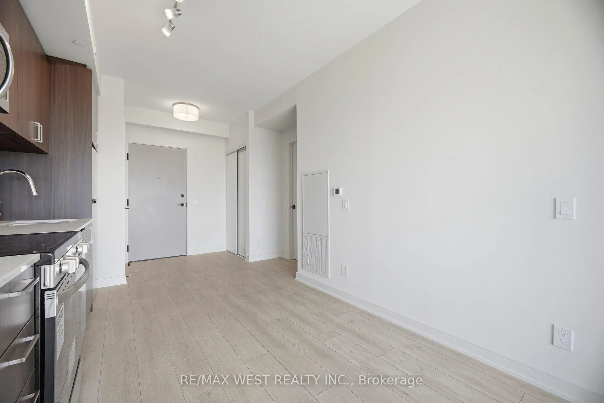 Photo 14 of Unit 1306, 8020 Derry Road, Milton, Coates — HOMEH