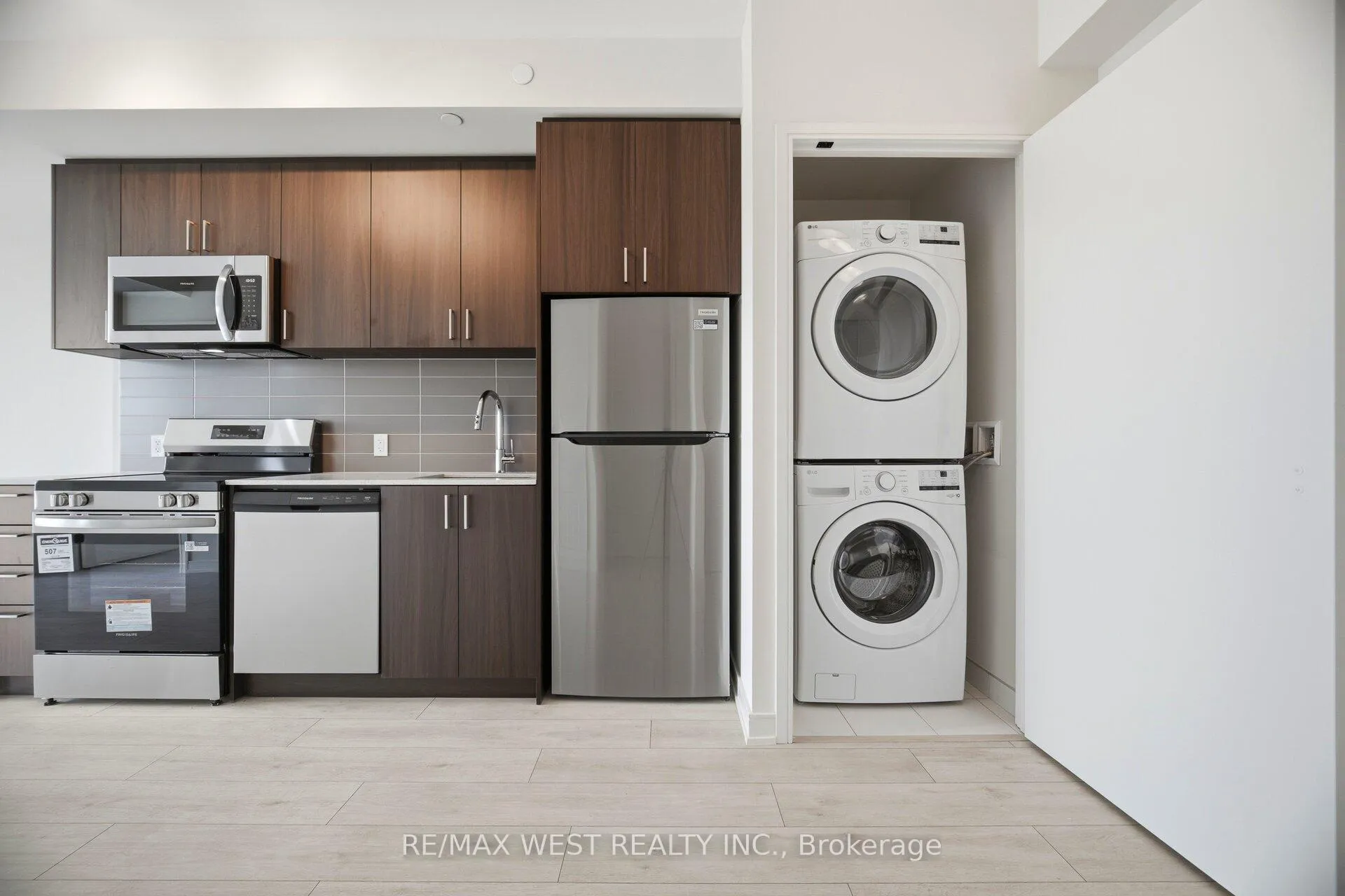 Photo 30 of Unit 1306, 8020 Derry Road, Milton, Coates — HOMEH
