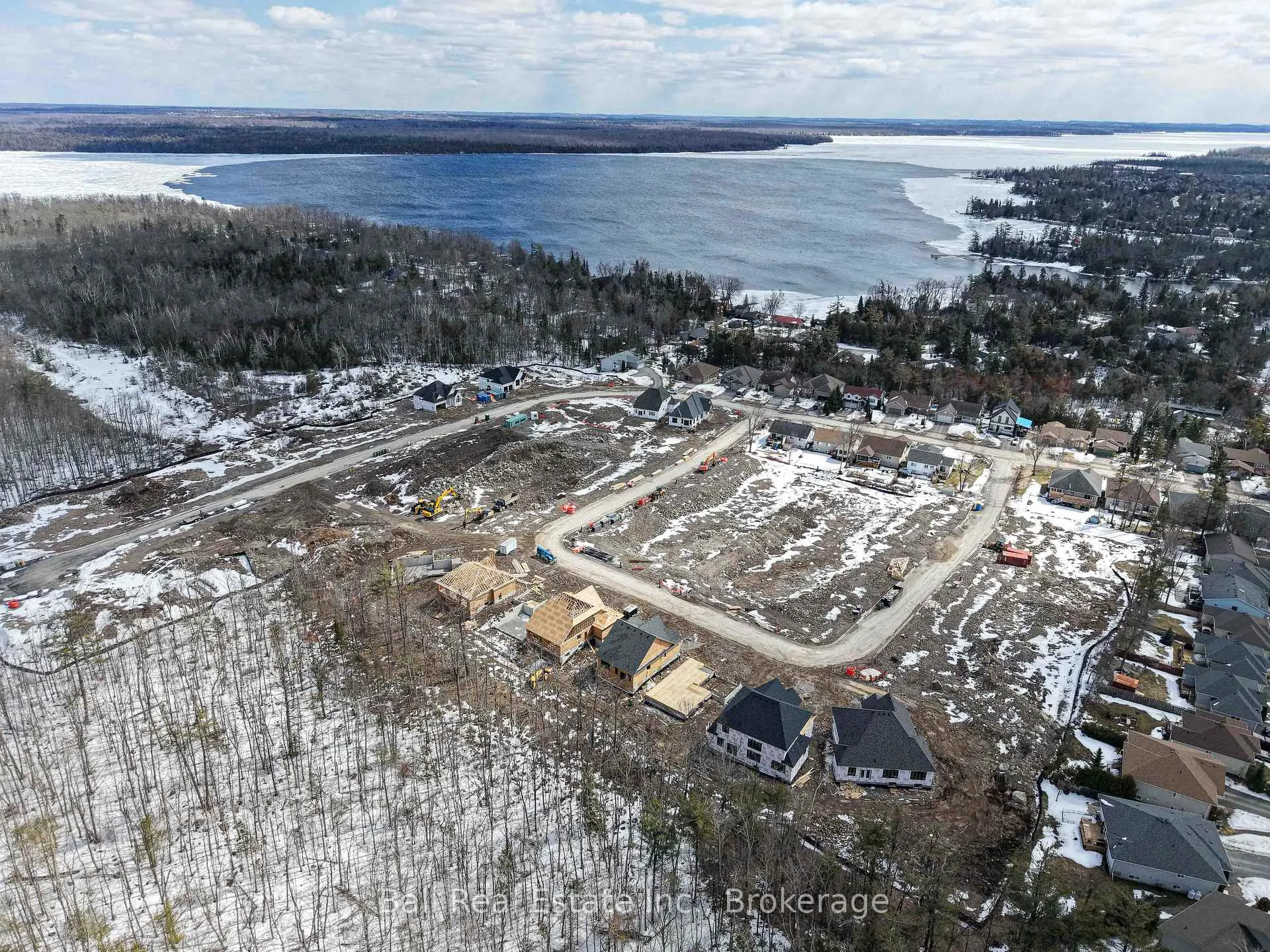 Photo 29 of 43 Hemlock Crescent, Kawartha Lakes, Bobcaygeon — HOMEH