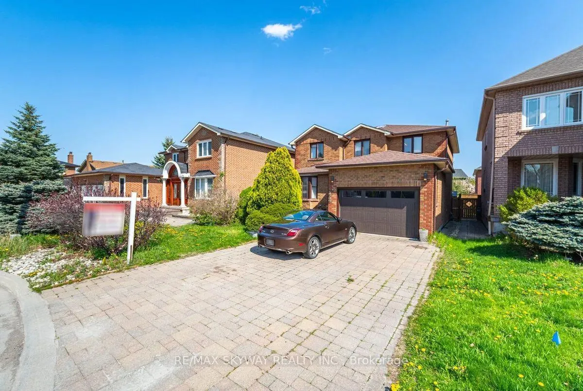Photo 1 of 262 Boxmoor Place, Mississauga, Fairview — HOMEH