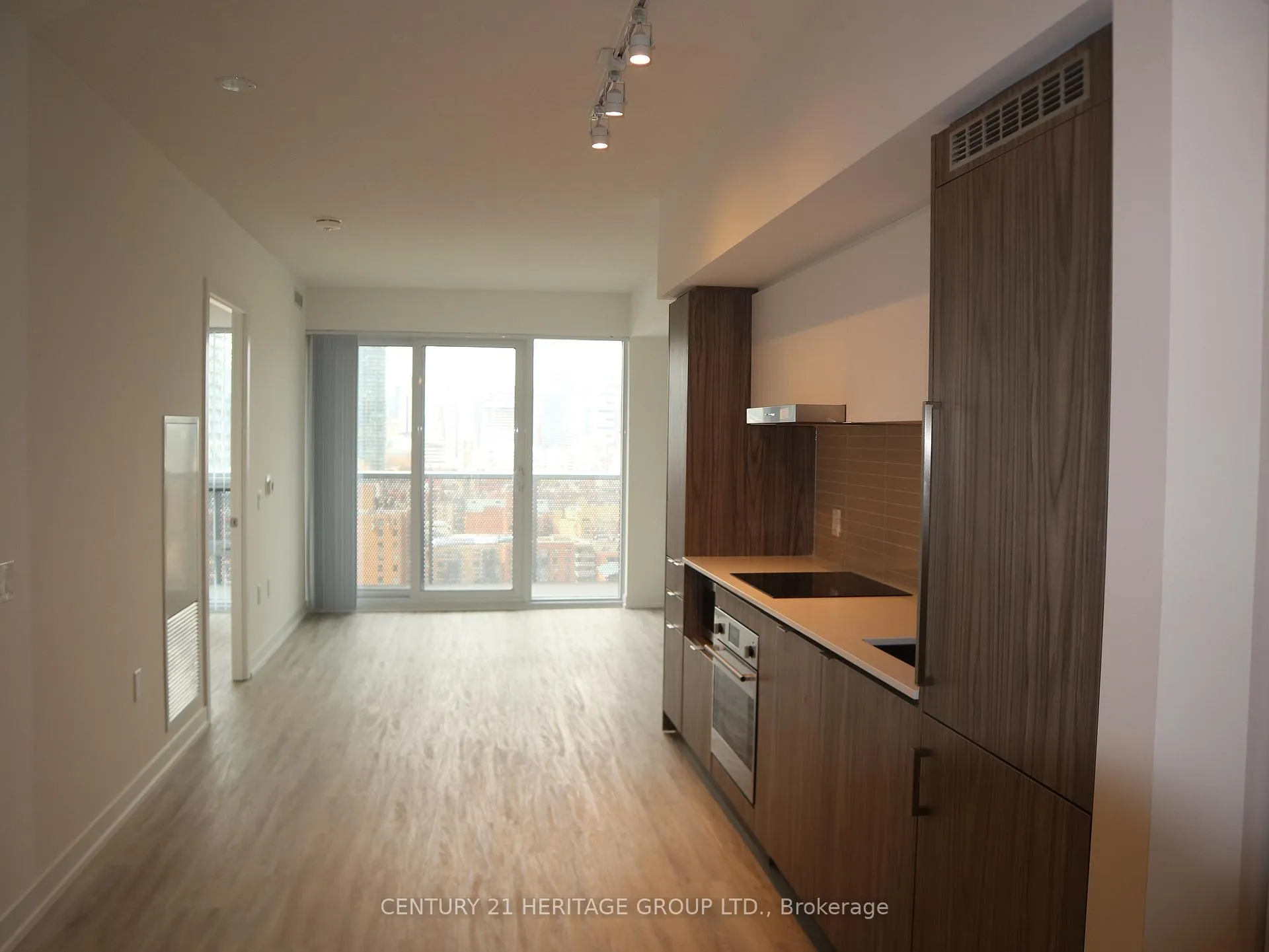 Photo 4 of Unit 1903, 55 Cooper Street, Toronto, Waterfront Communities — HOMEH