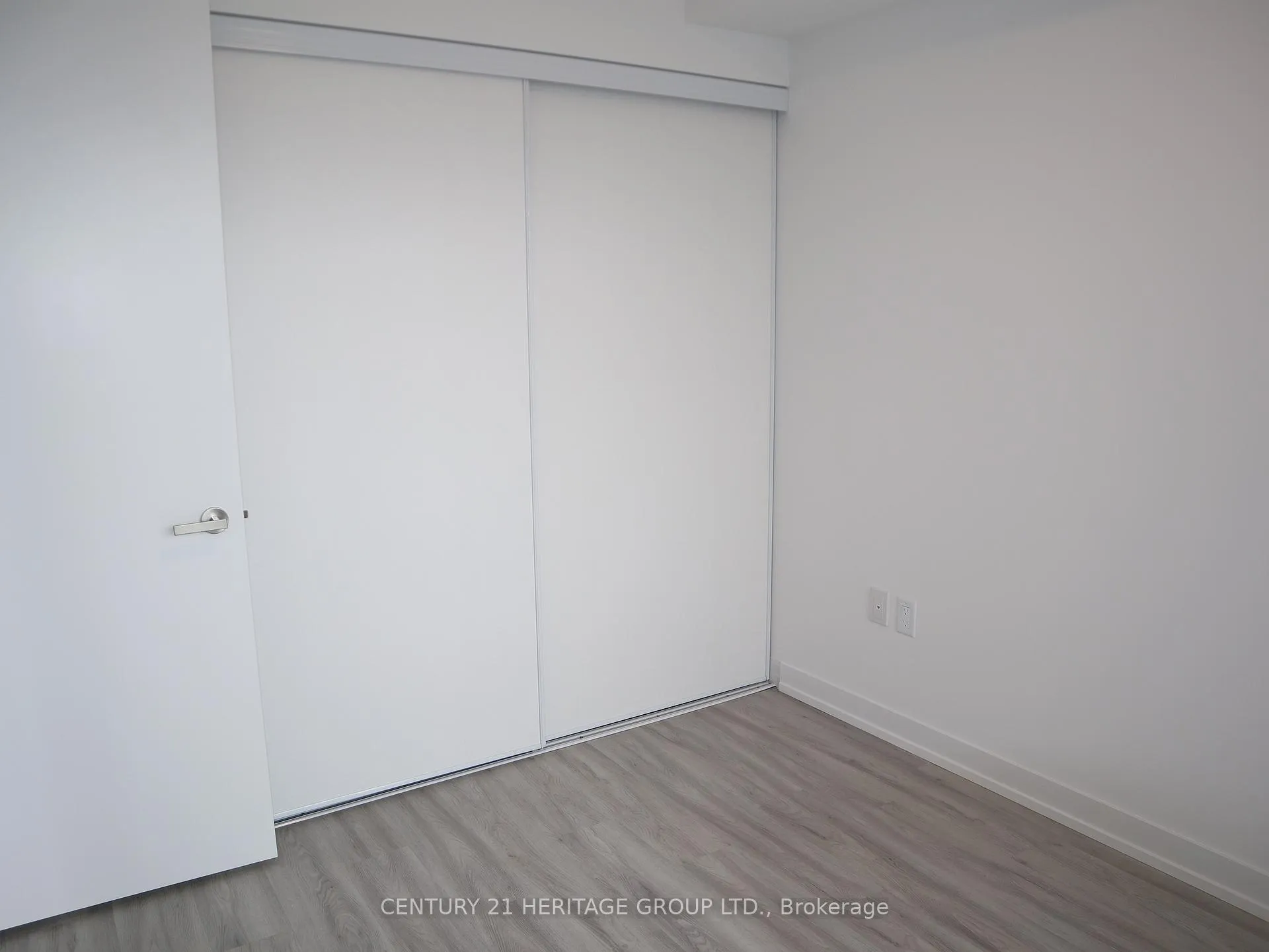Photo 8 of Unit 1903, 55 Cooper Street, Toronto, Waterfront Communities — HOMEH
