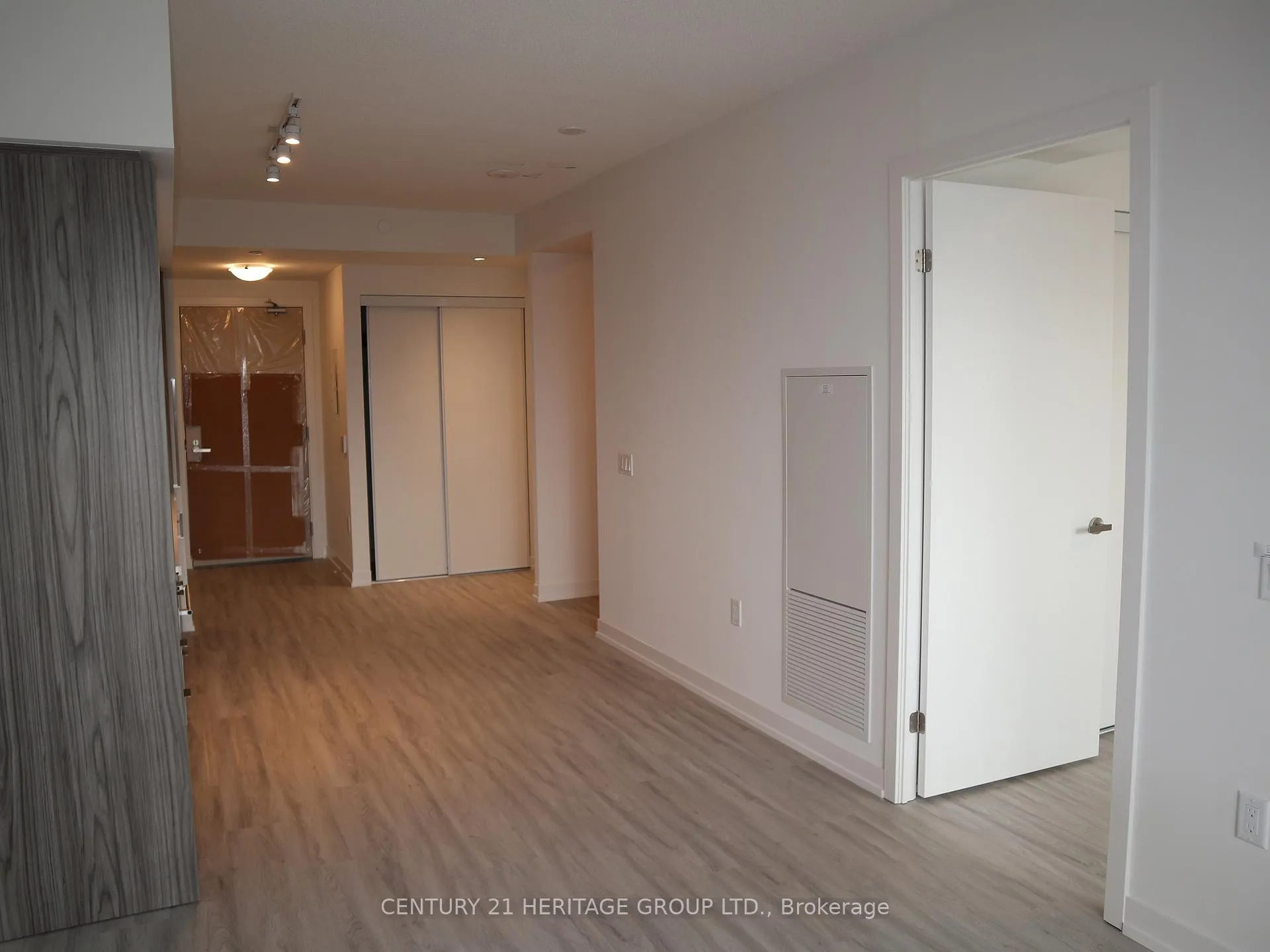 Photo 9 of Unit 1903, 55 Cooper Street, Toronto, Waterfront Communities — HOMEH