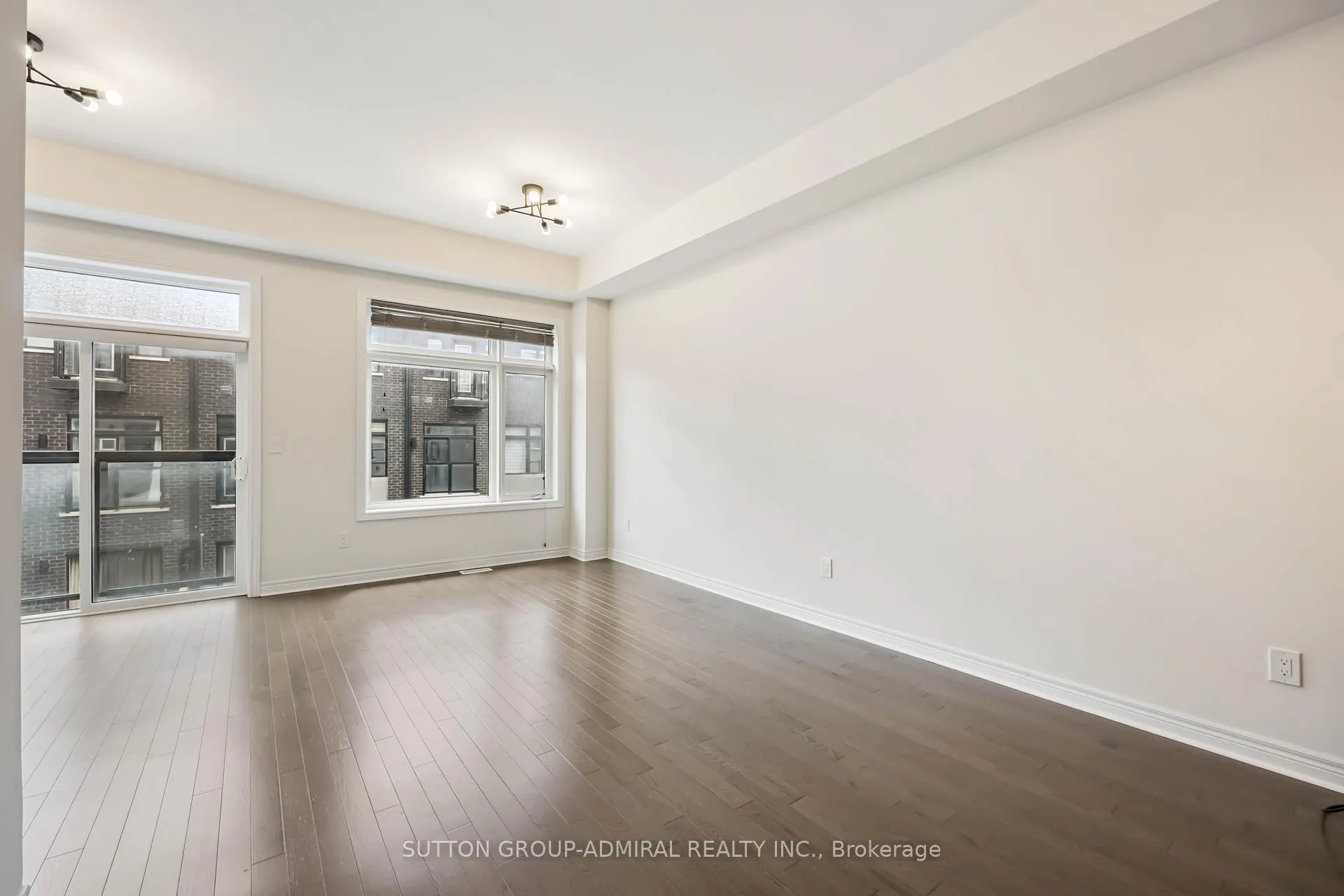 Photo 10 of 107 Lebovic Campus Drive, Vaughan, Patterson — HOMEH