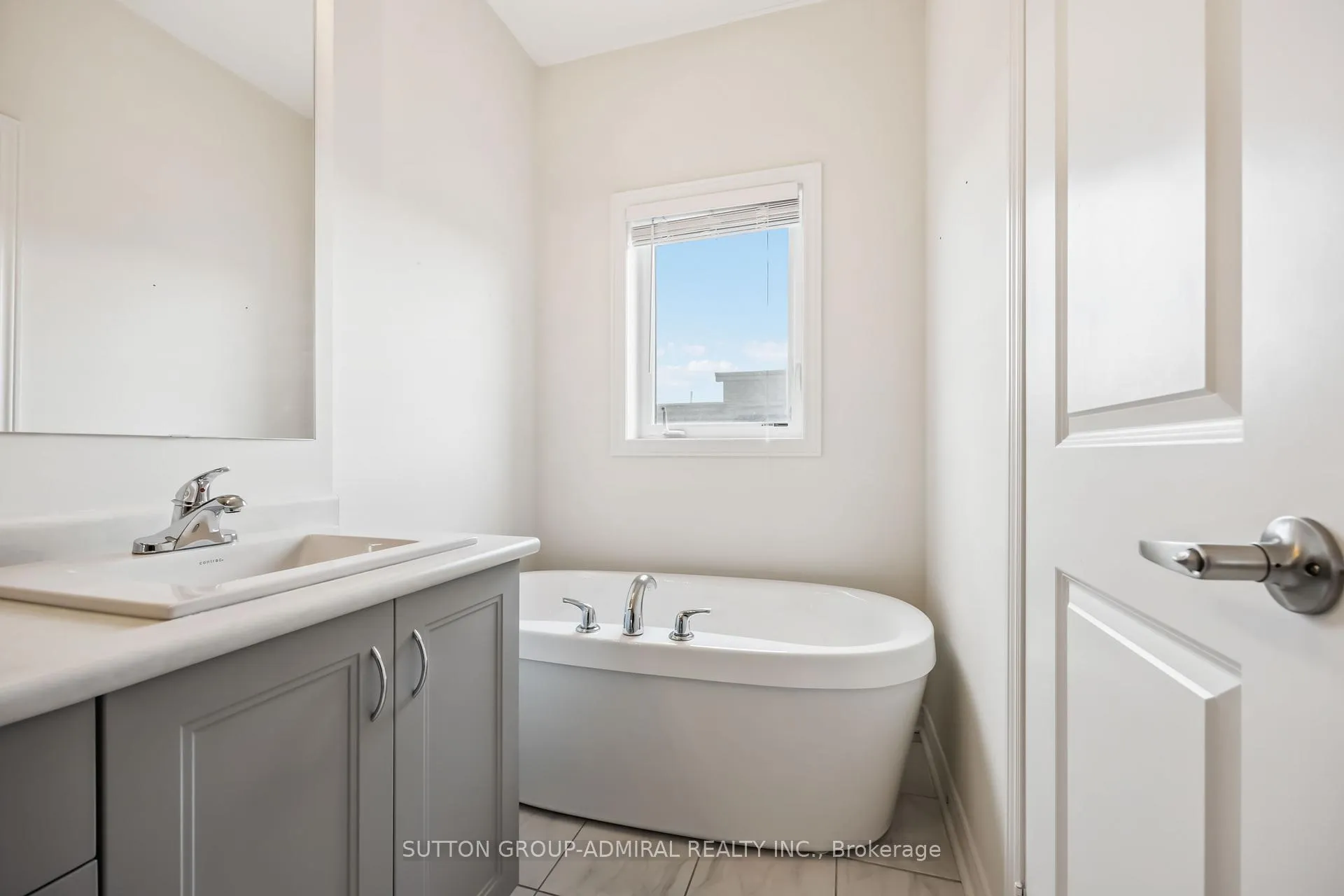 Photo 19 of 107 Lebovic Campus Drive, Vaughan, Patterson — HOMEH