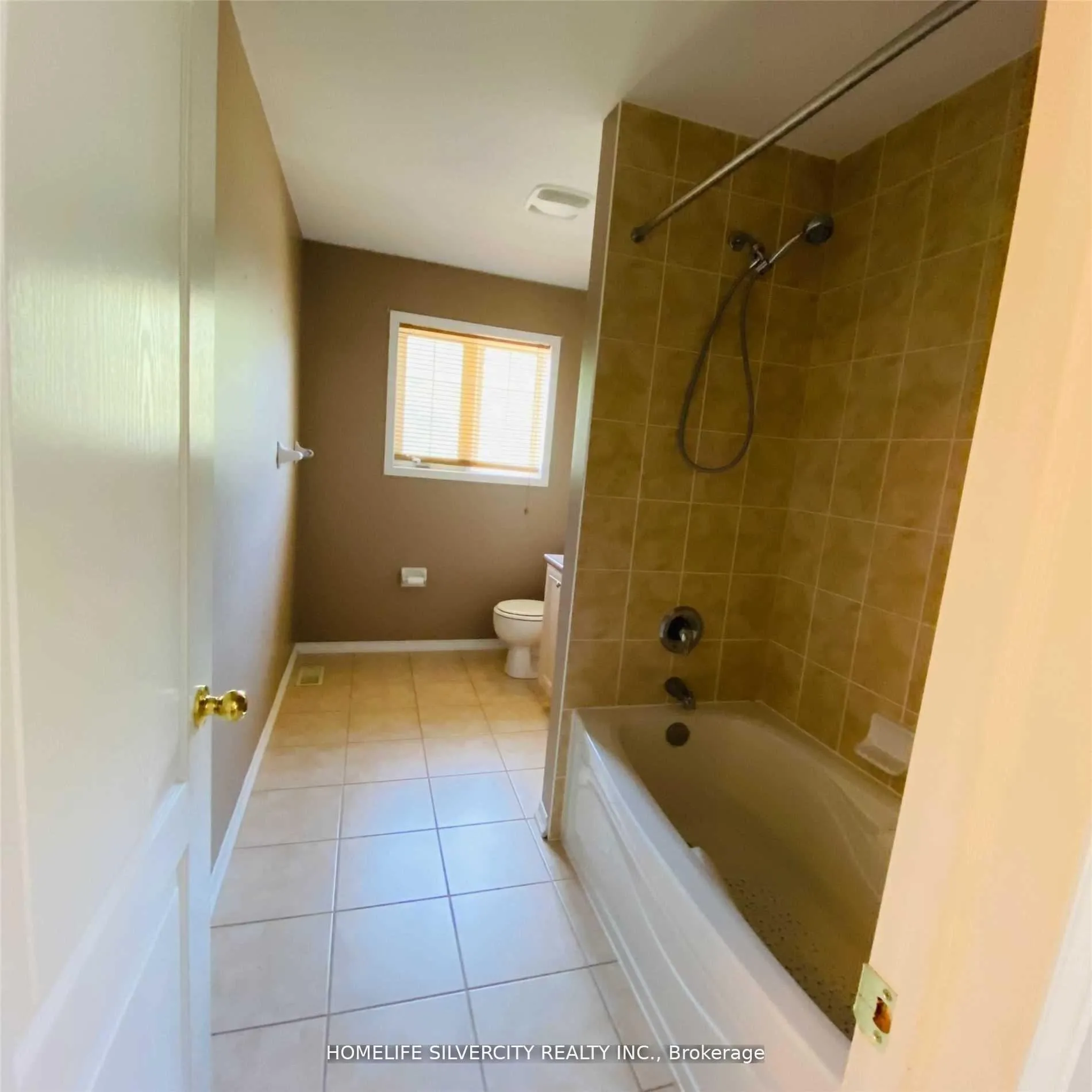 Photo 9 of 3090 Stone Ridge Boulevard, Orillia — HOMEH