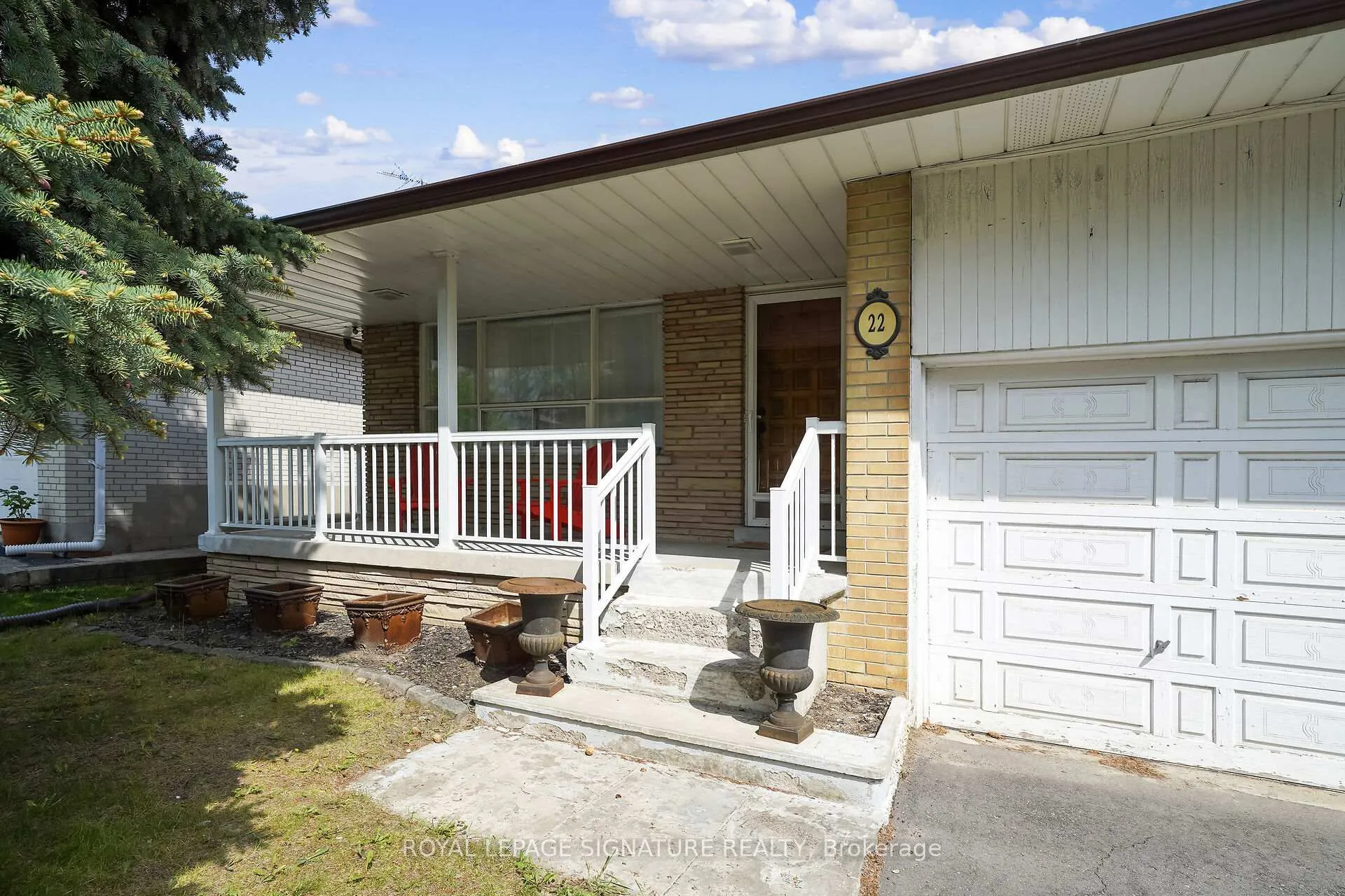 Photo 2 of 22 Hamptonbrook Drive, Etobicoke, Willowridge-Martingrove-Richview — HOMEH