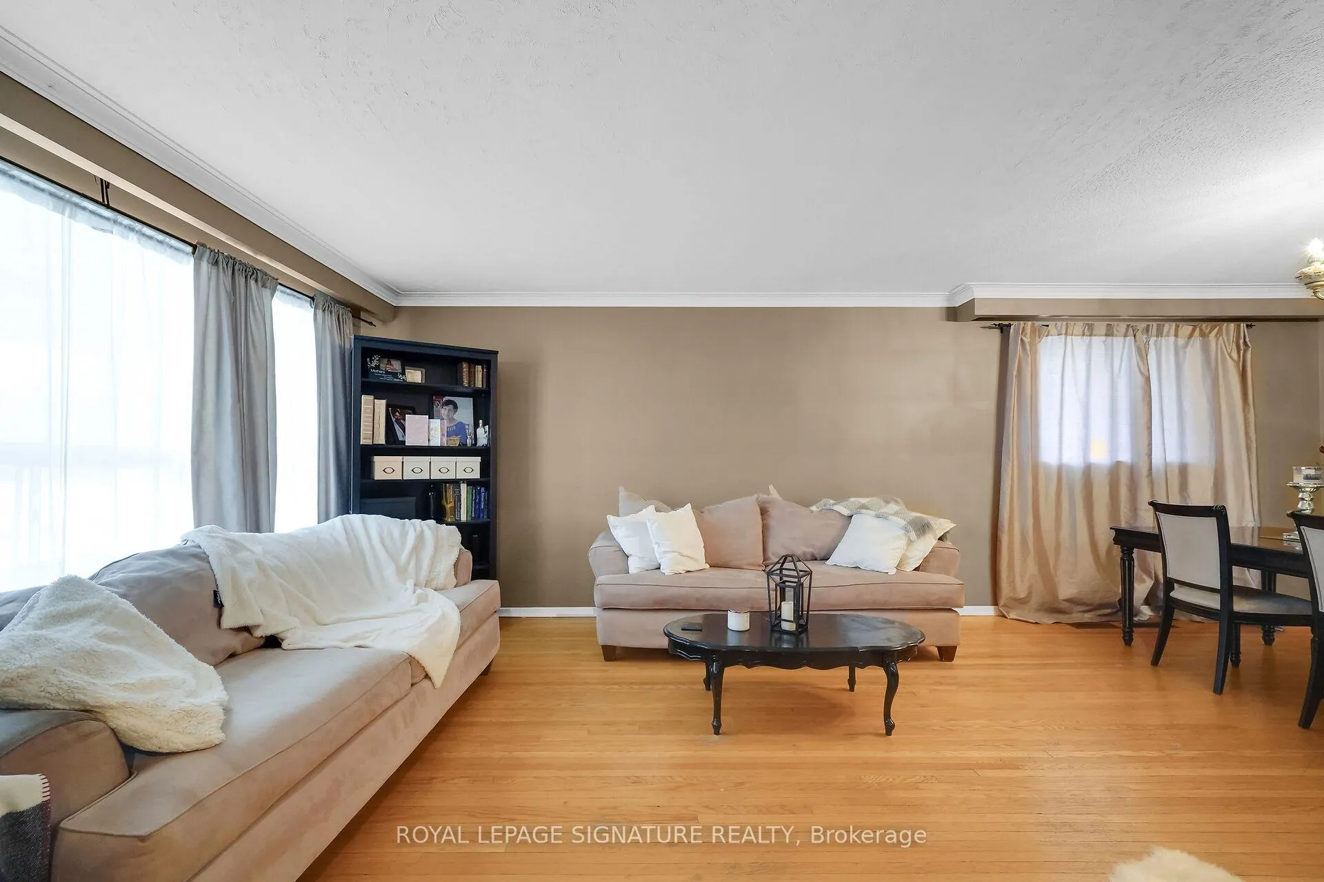 Photo 6 of 22 Hamptonbrook Drive, Etobicoke, Willowridge-Martingrove-Richview — HOMEH