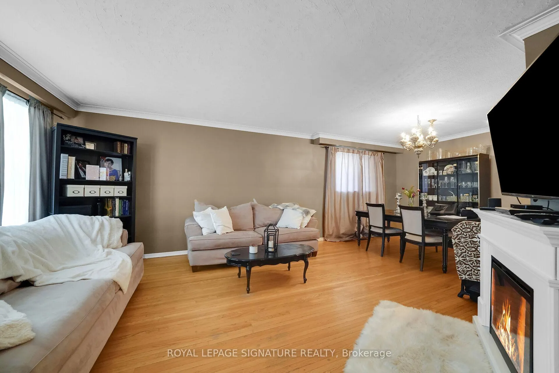 Photo 7 of 22 Hamptonbrook Drive, Etobicoke, Willowridge-Martingrove-Richview — HOMEH