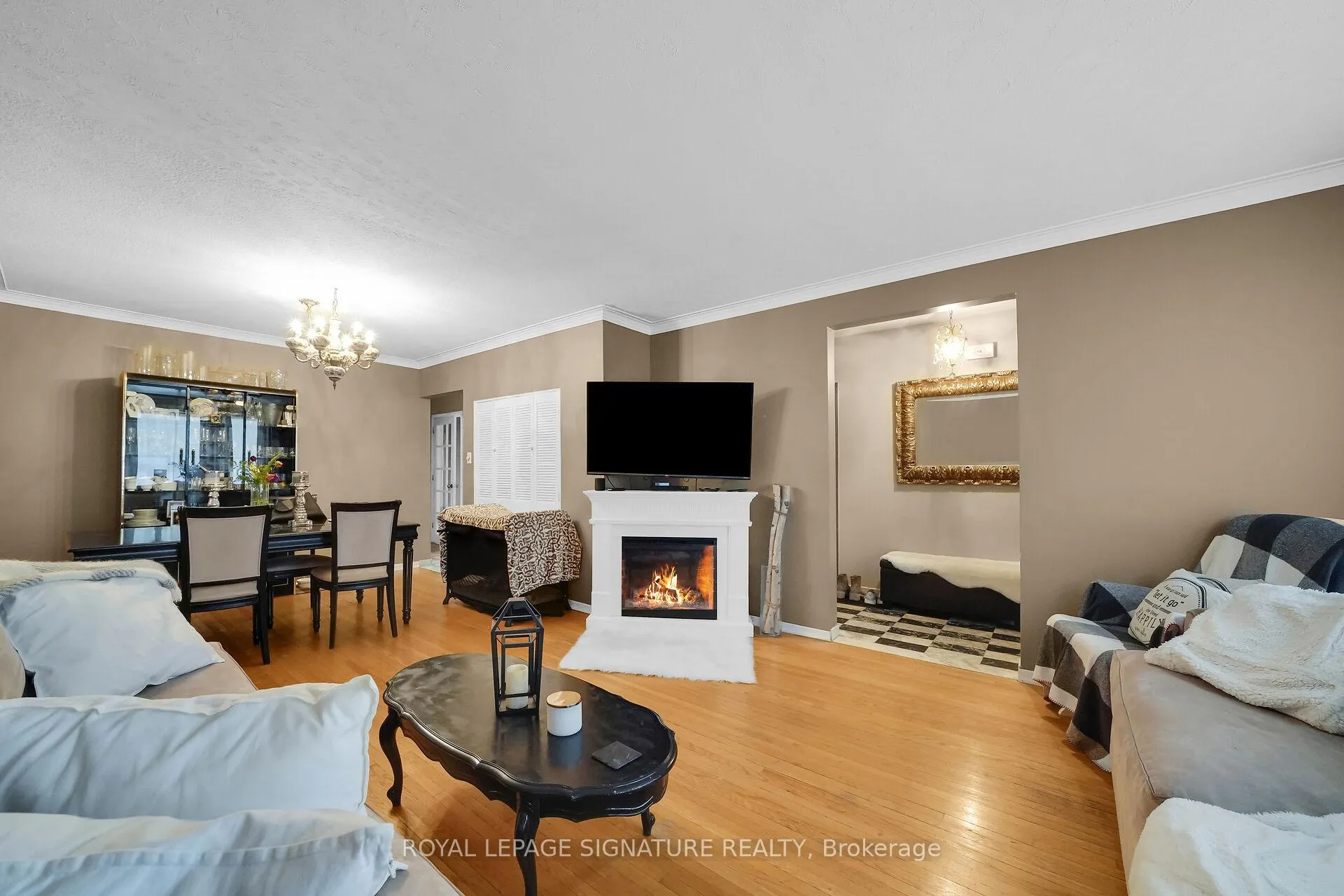 Photo 9 of 22 Hamptonbrook Drive, Etobicoke, Willowridge-Martingrove-Richview — HOMEH