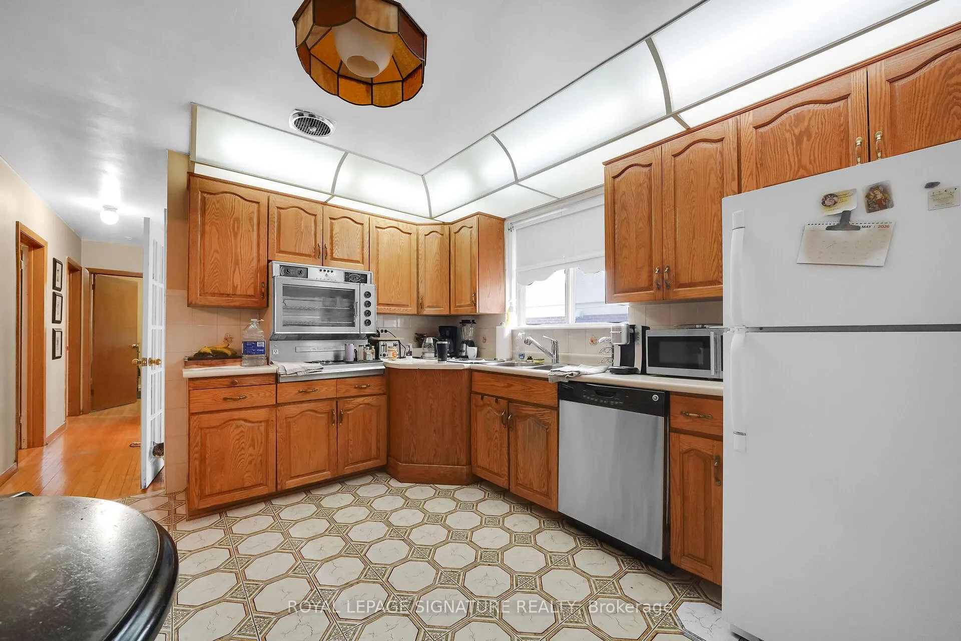 Photo 11 of 22 Hamptonbrook Drive, Etobicoke, Willowridge-Martingrove-Richview — HOMEH