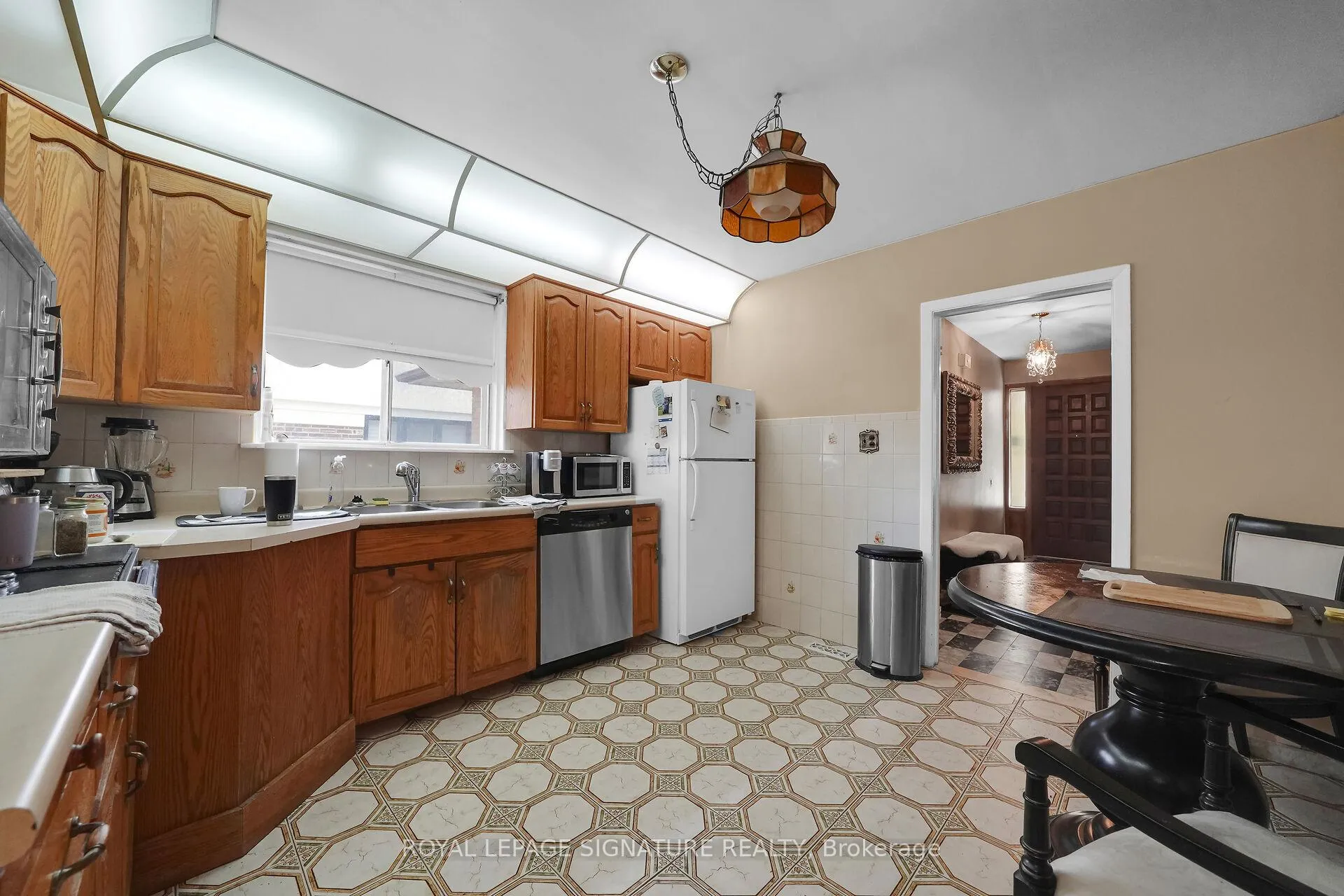 Photo 13 of 22 Hamptonbrook Drive, Etobicoke, Willowridge-Martingrove-Richview — HOMEH