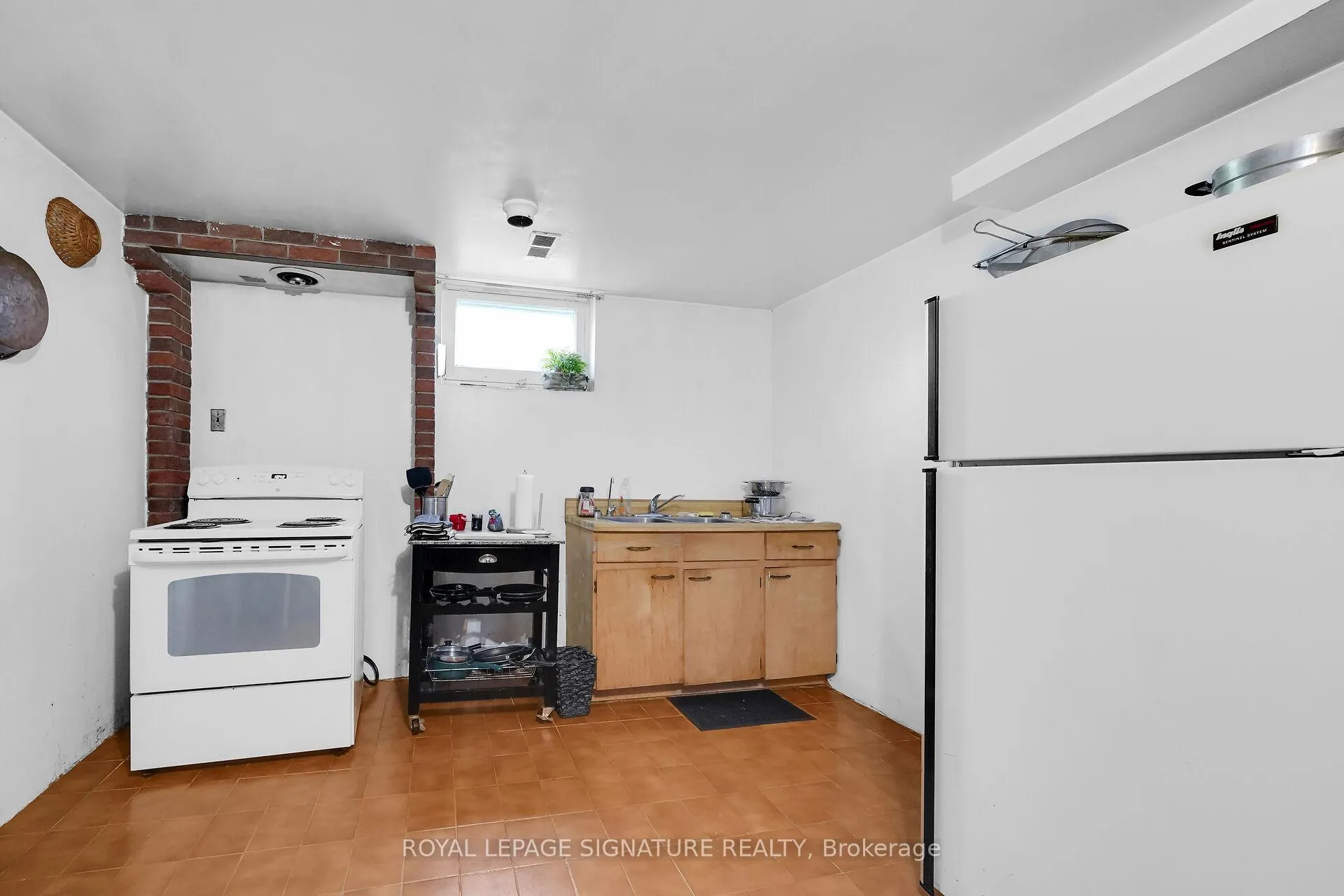 Photo 24 of 22 Hamptonbrook Drive, Etobicoke, Willowridge-Martingrove-Richview — HOMEH
