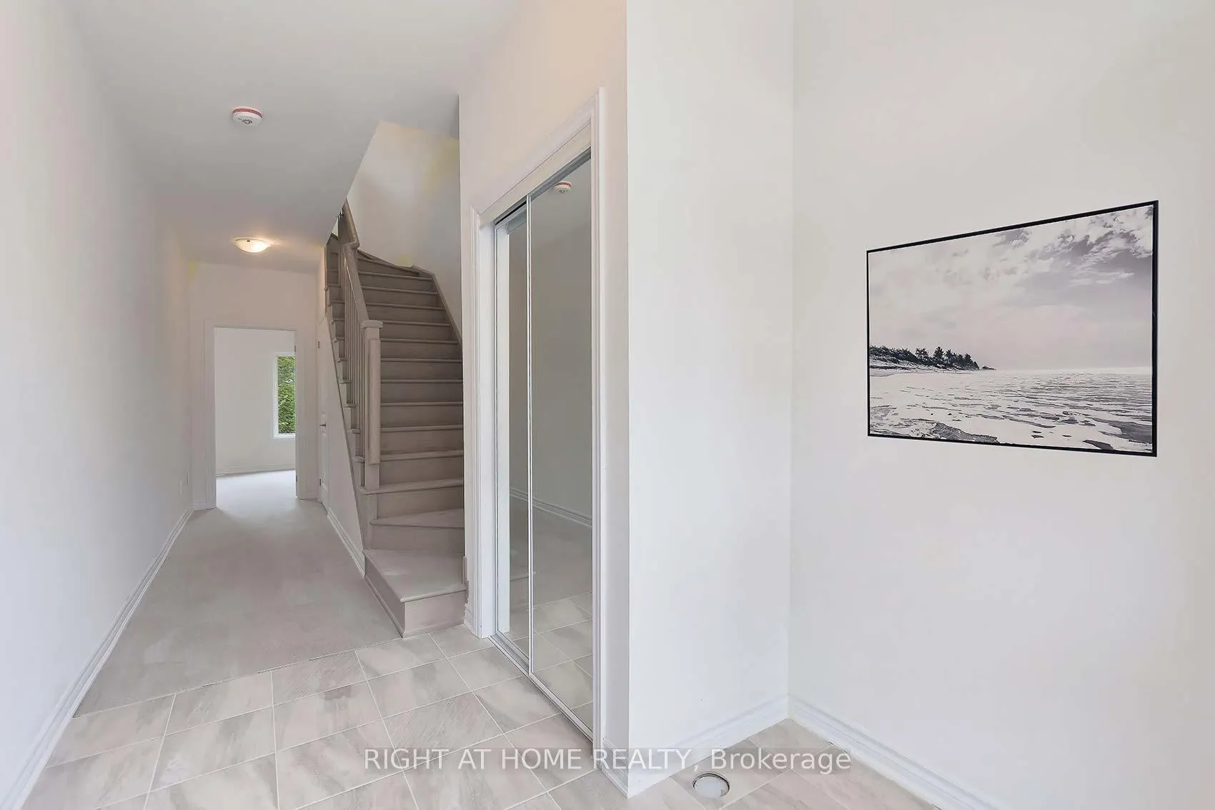 Photo 5 of 19 Paradox Street, Vaughan, Elder Mills — HOMEH