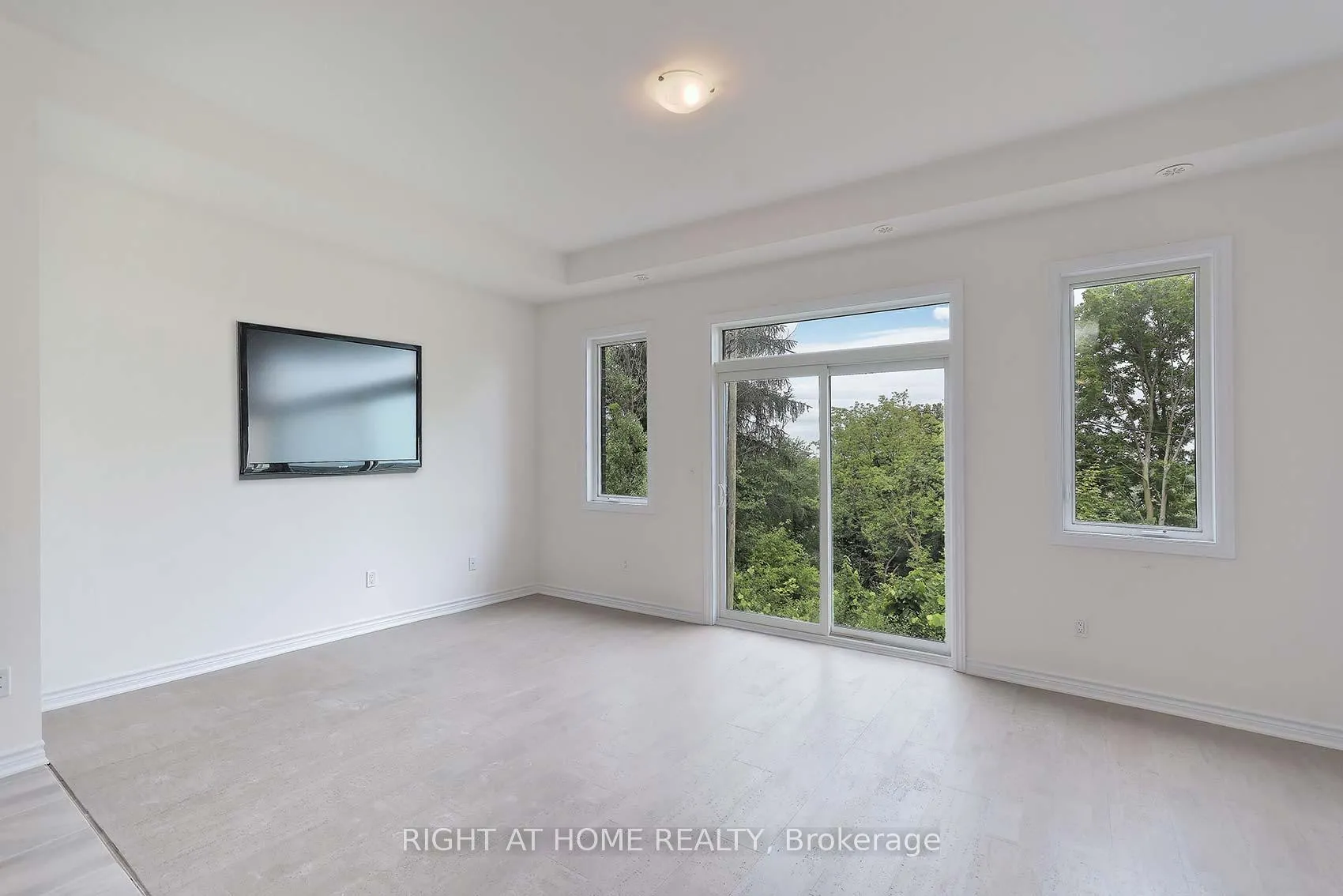 Photo 8 of 19 Paradox Street, Vaughan, Elder Mills — HOMEH