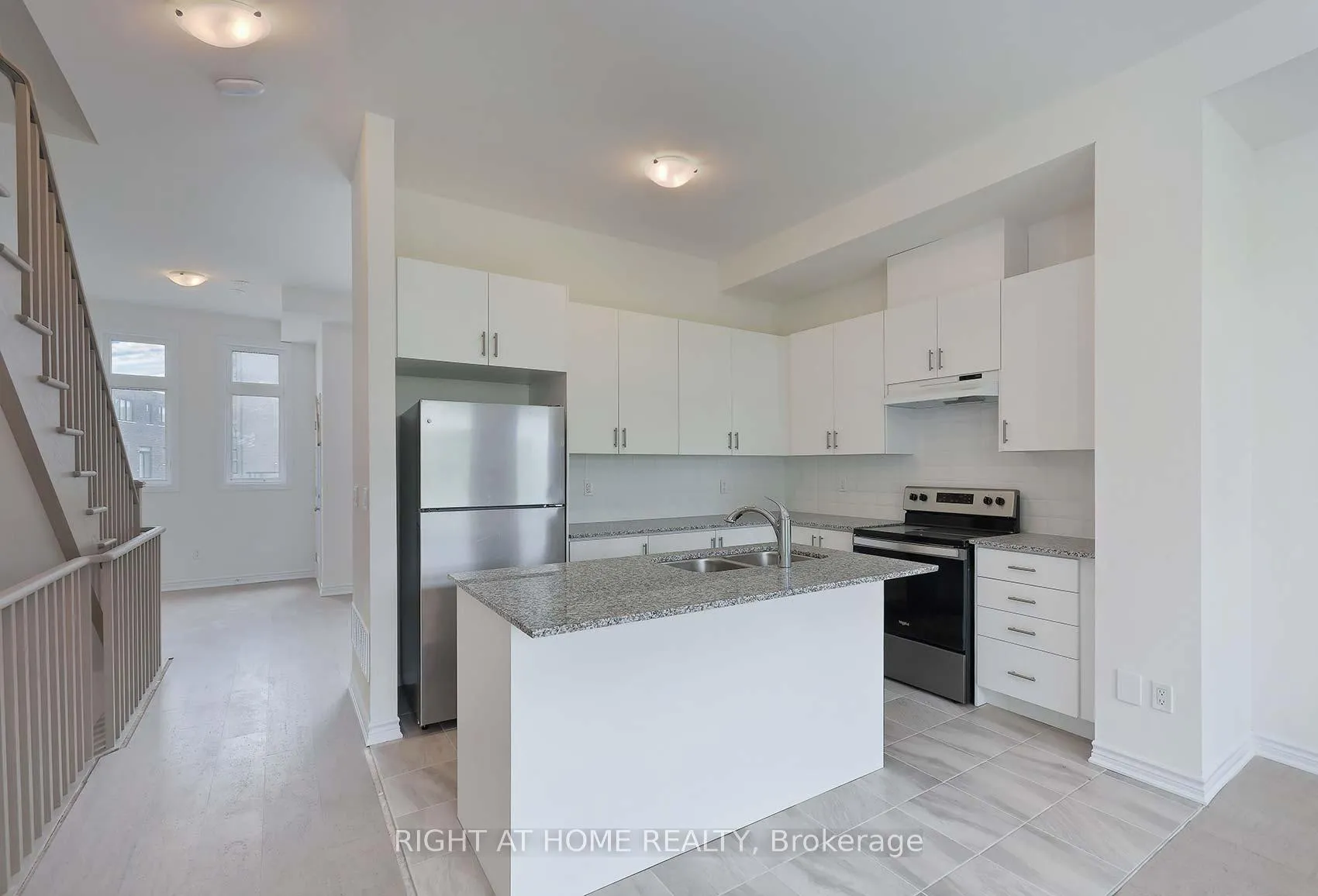 Photo 10 of 19 Paradox Street, Vaughan, Elder Mills — HOMEH