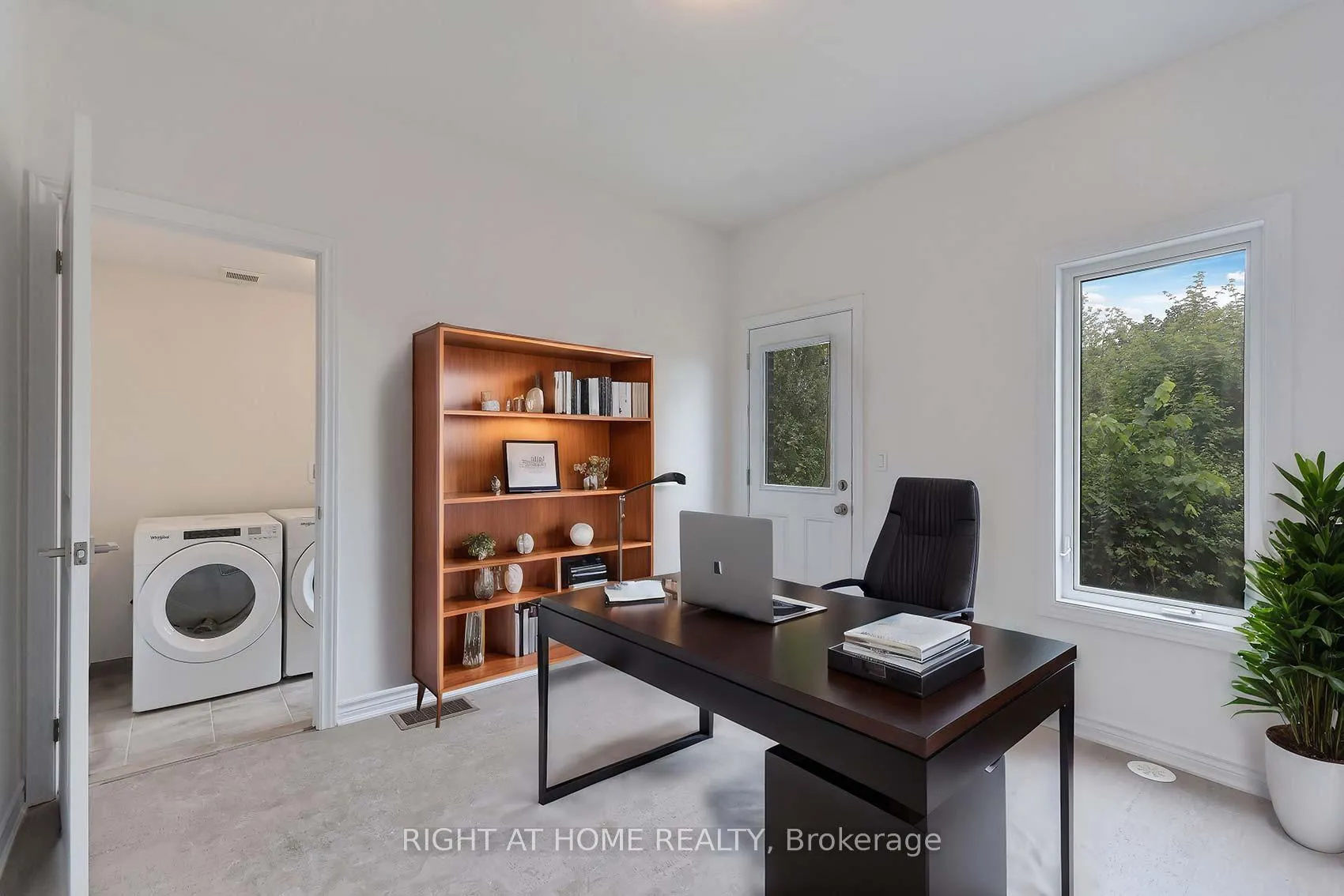 Photo 15 of 19 Paradox Street, Vaughan, Elder Mills — HOMEH