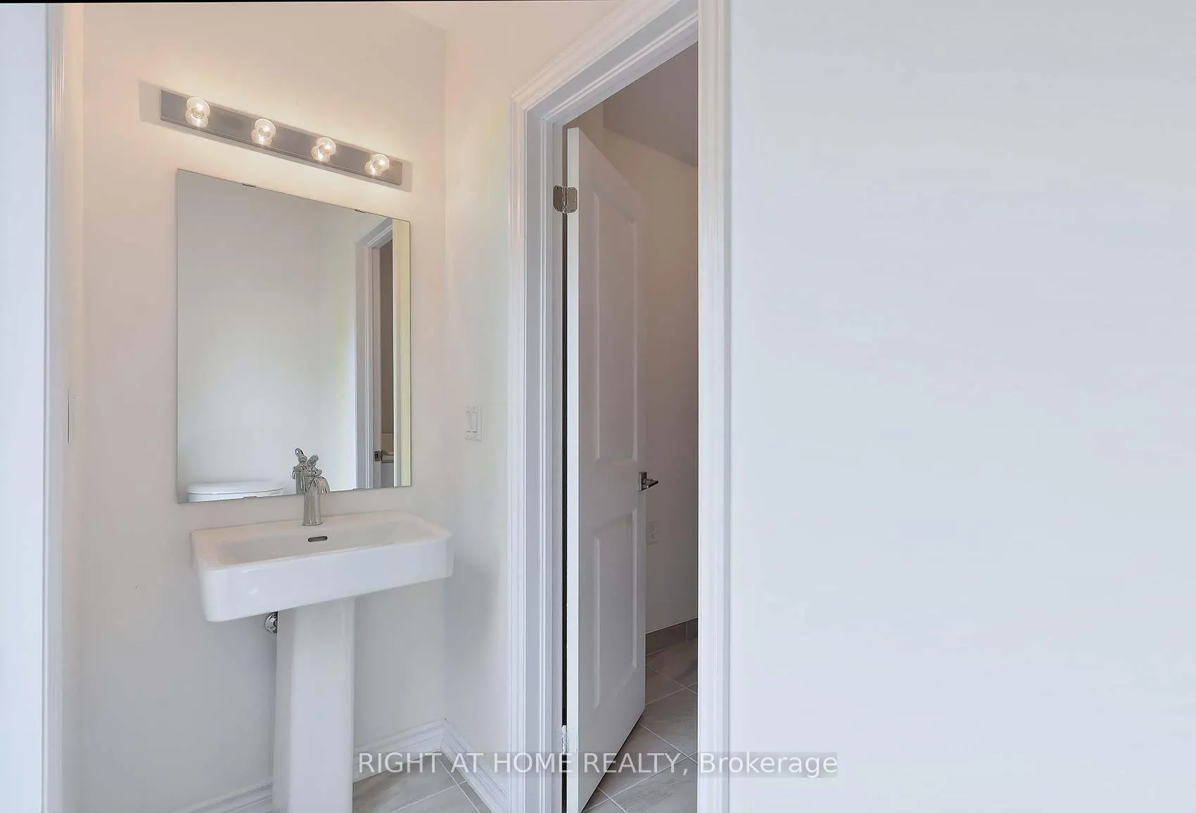 Photo 16 of 19 Paradox Street, Vaughan, Elder Mills — HOMEH