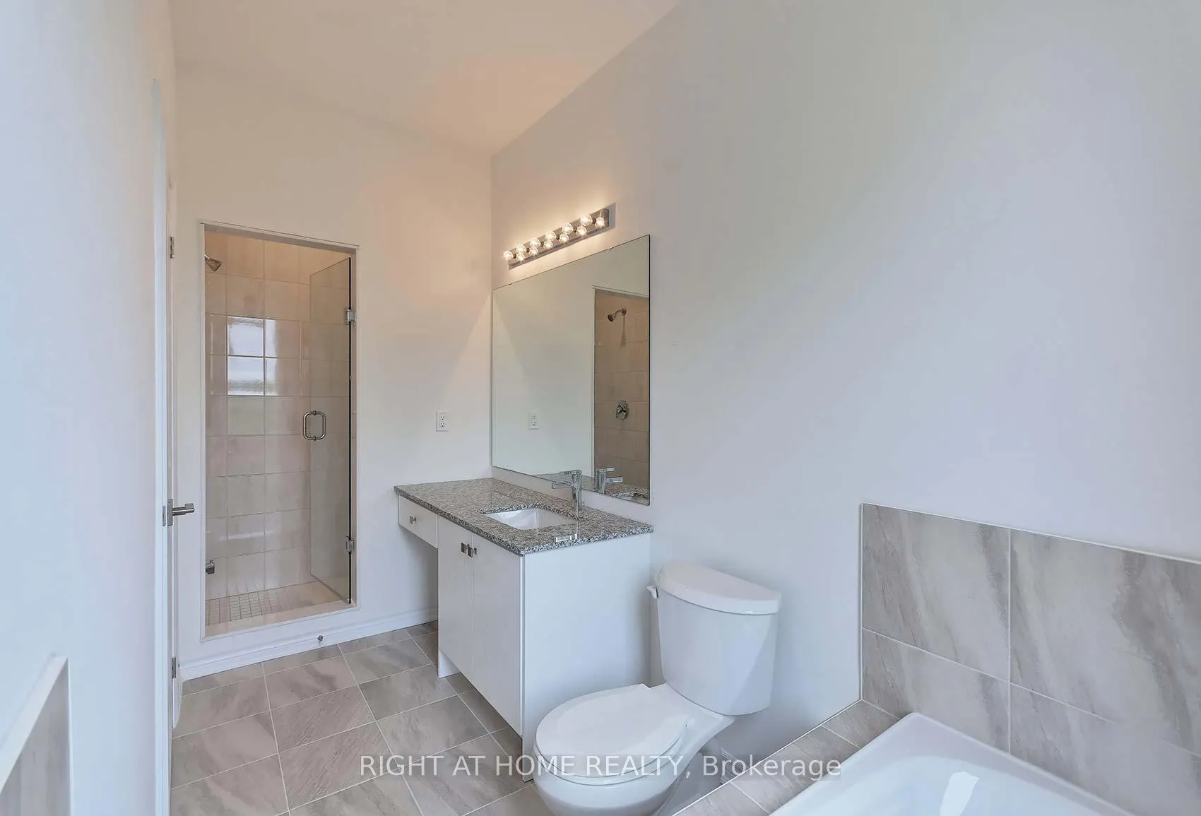 Photo 21 of 19 Paradox Street, Vaughan, Elder Mills — HOMEH