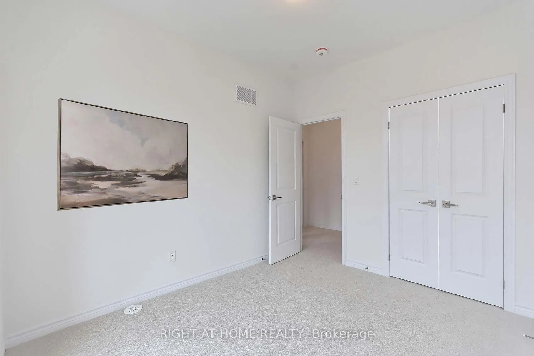Photo 23 of 19 Paradox Street, Vaughan, Elder Mills — HOMEH