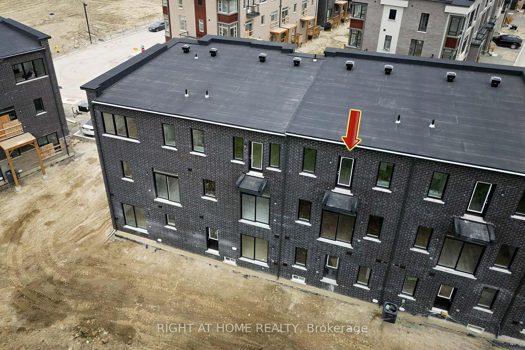 Photo 39 of 19 Paradox Street, Vaughan, Elder Mills — HOMEH