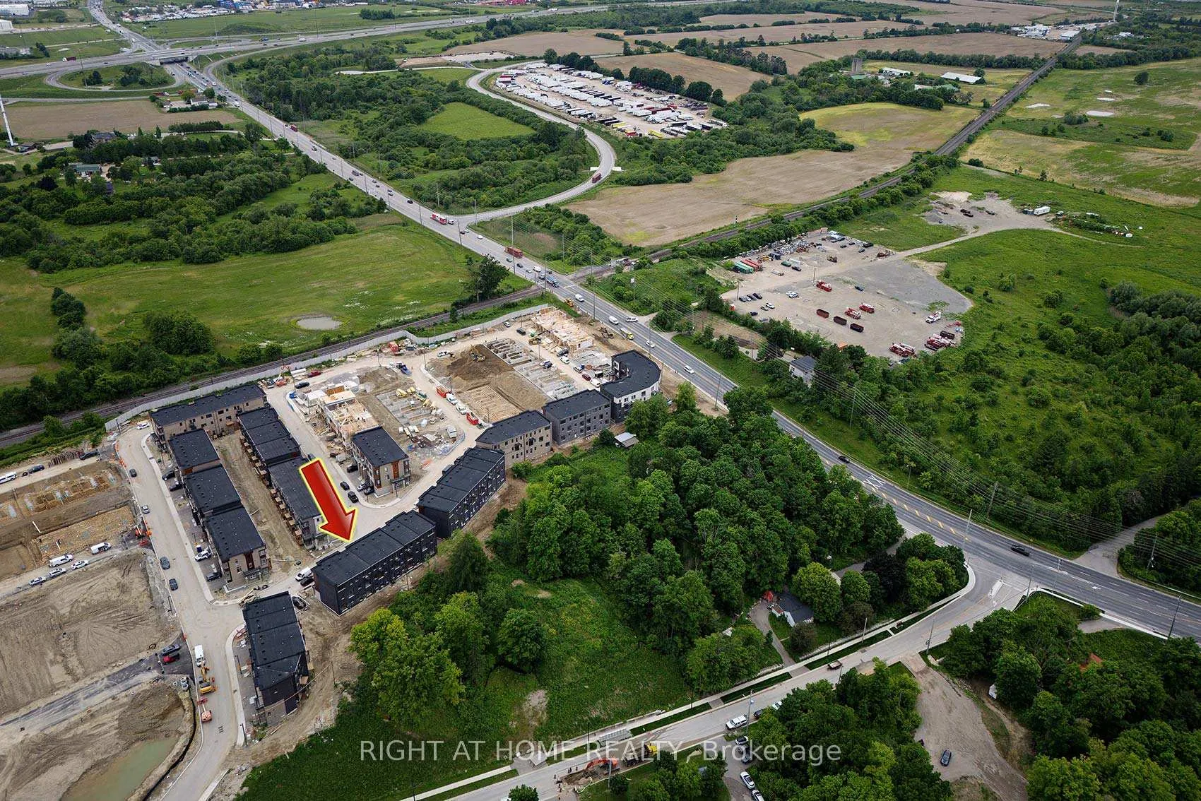 Photo 42 of 19 Paradox Street, Vaughan, Elder Mills — HOMEH