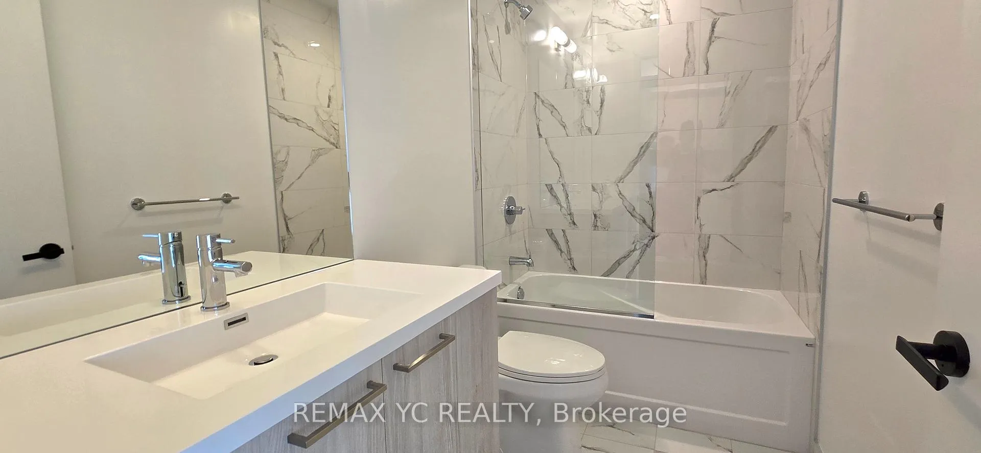 Photo 12 of Unit 4303, 225 Commerce Street, Vaughan, Vaughan Corporate Centre — HOMEH