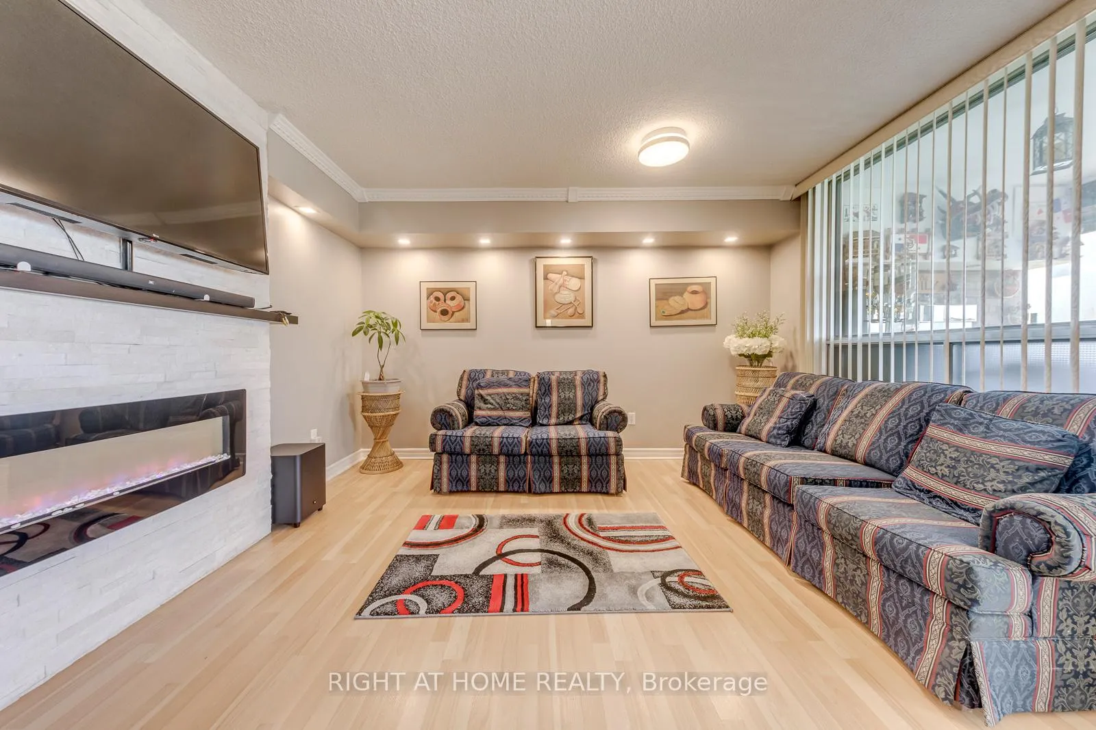 Photo 9 of Unit 607, 50 Elm Drive E, Mississauga, Mississauga Valleys — HOMEH