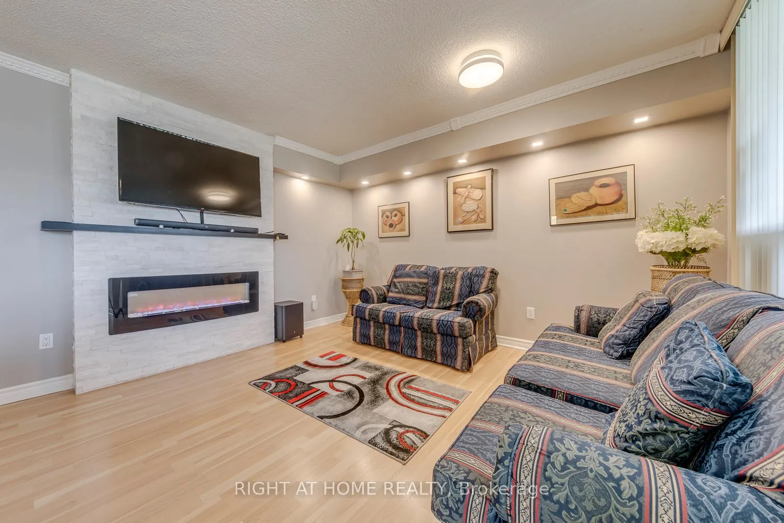 Photo 10 of Unit 607, 50 Elm Drive E, Mississauga, Mississauga Valleys — HOMEH