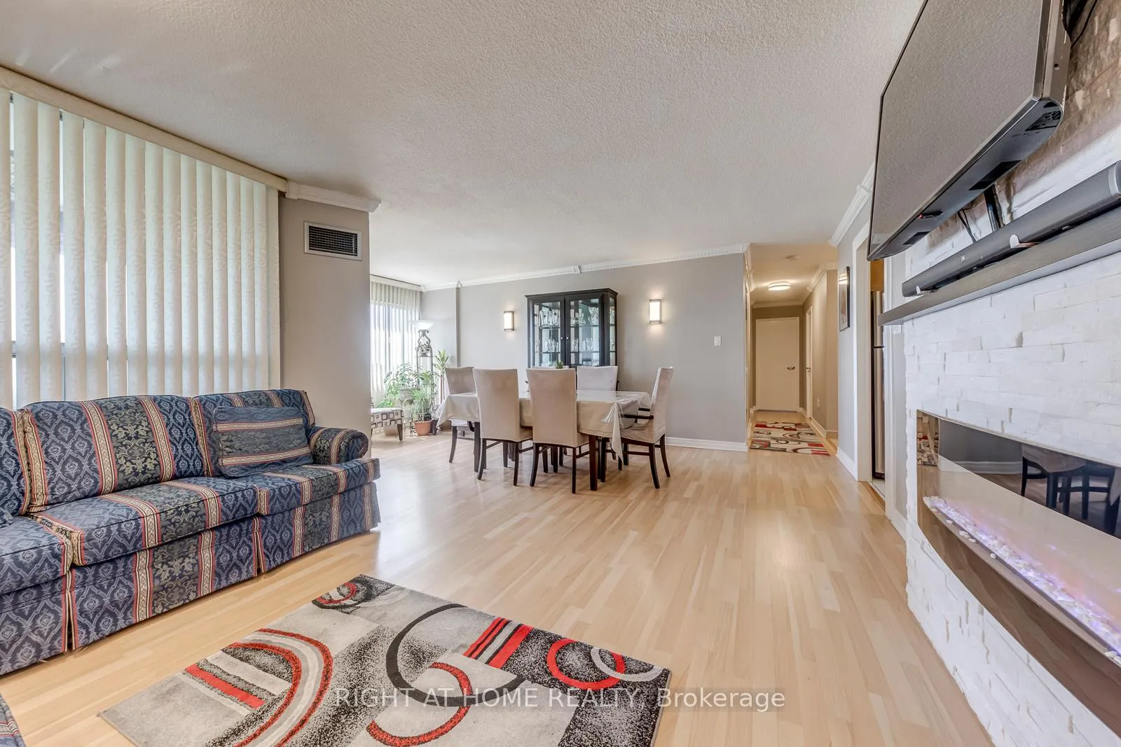 Photo 12 of Unit 607, 50 Elm Drive E, Mississauga, Mississauga Valleys — HOMEH