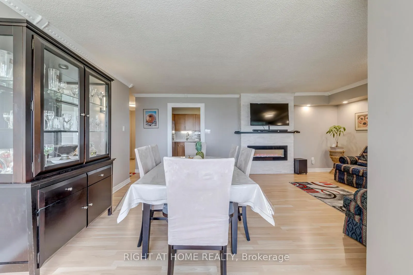 Photo 16 of Unit 607, 50 Elm Drive E, Mississauga, Mississauga Valleys — HOMEH