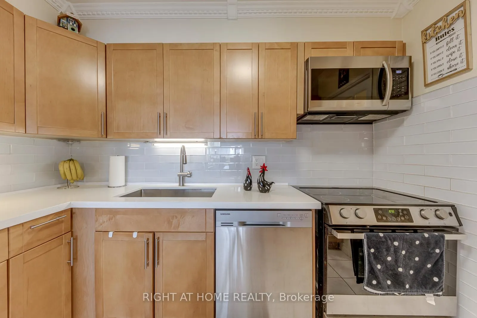 Photo 22 of Unit 607, 50 Elm Drive E, Mississauga, Mississauga Valleys — HOMEH