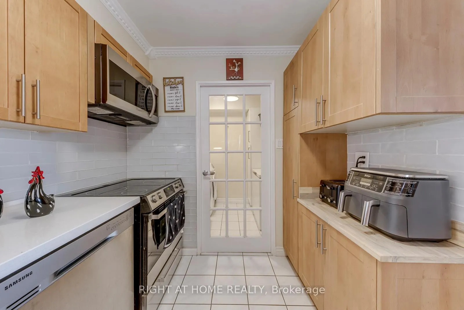 Photo 23 of Unit 607, 50 Elm Drive E, Mississauga, Mississauga Valleys — HOMEH