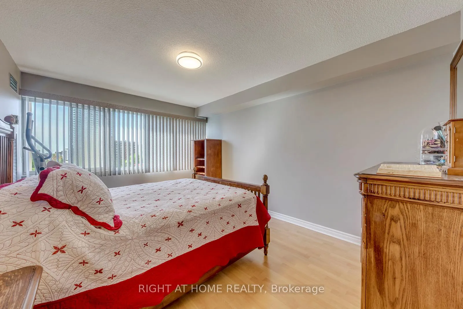 Photo 26 of Unit 607, 50 Elm Drive E, Mississauga, Mississauga Valleys — HOMEH